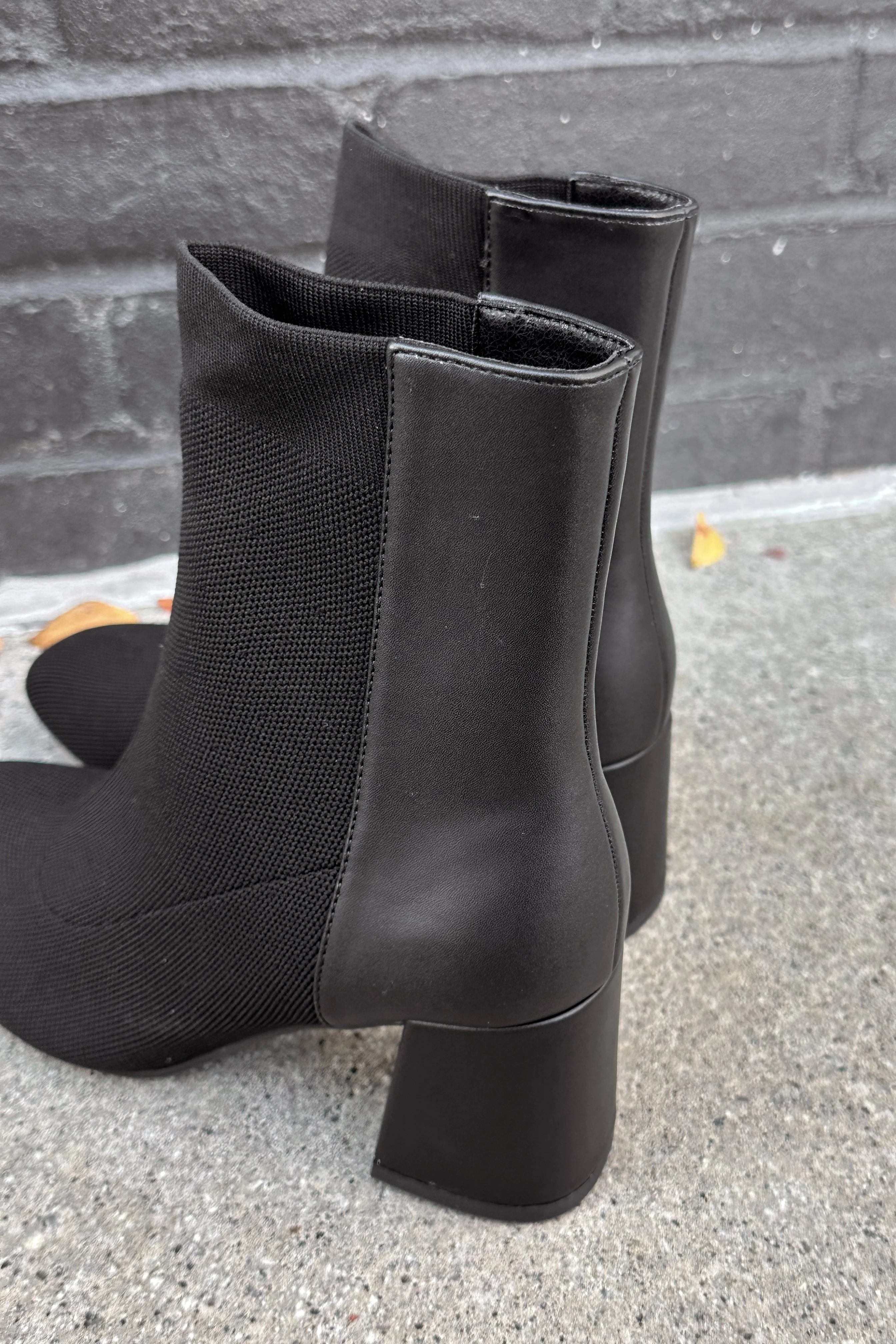 Mia Bronwen Black Pull On Boot - Image 3