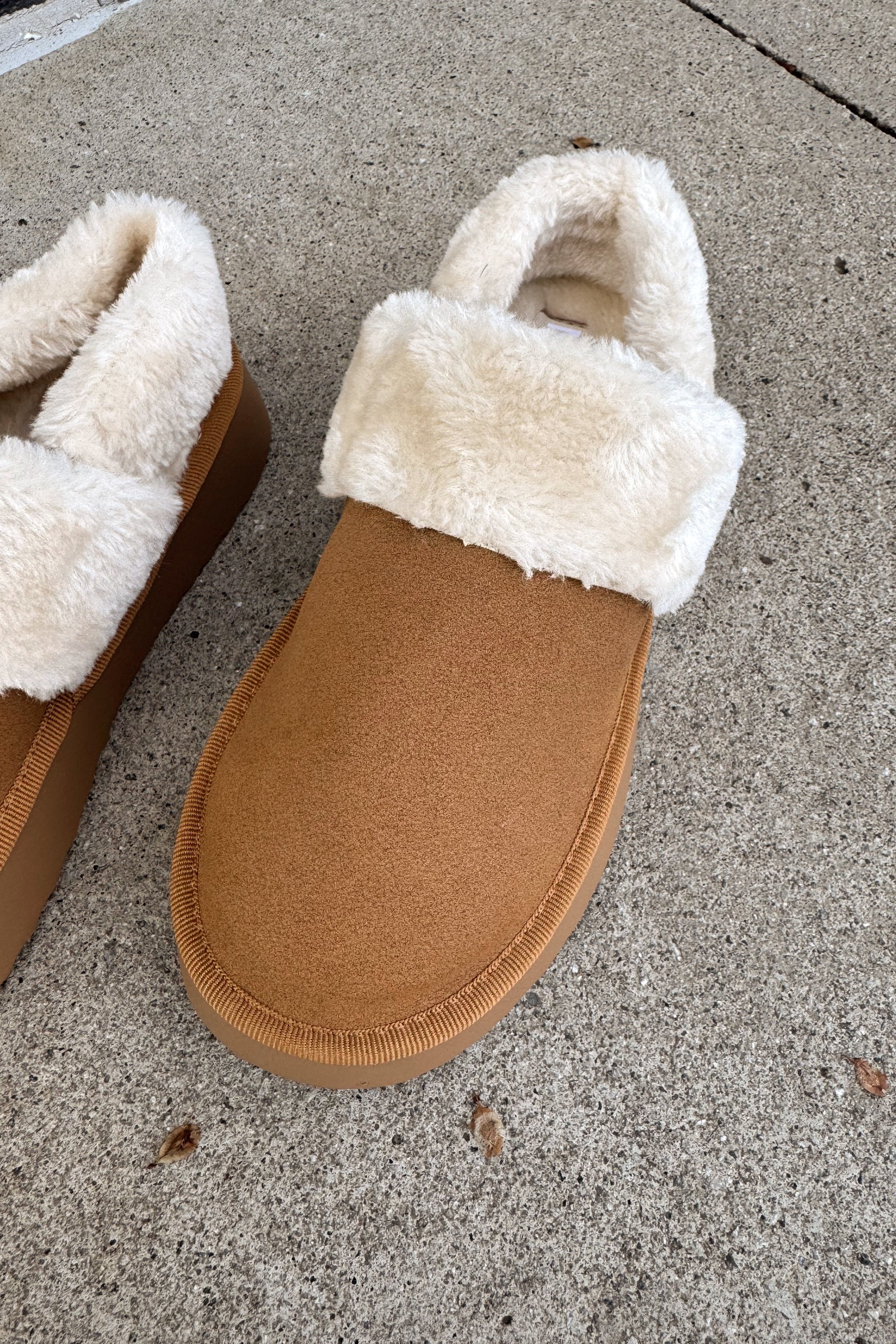 Mia Icier Cognac & Faux Fur Slip On Clog - Image 2