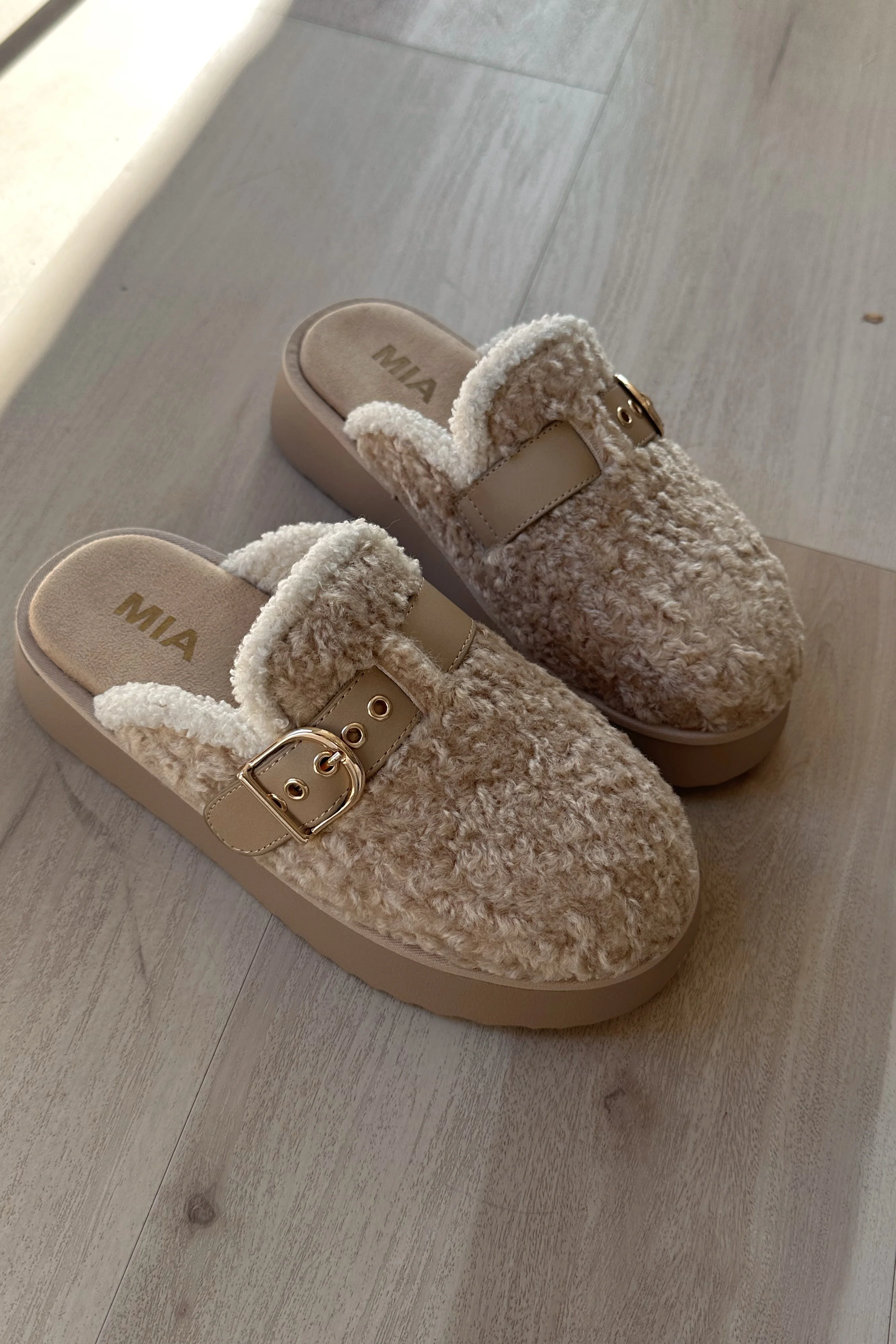 Mia Sugary Natural Shearling Platform Mule - Image 11