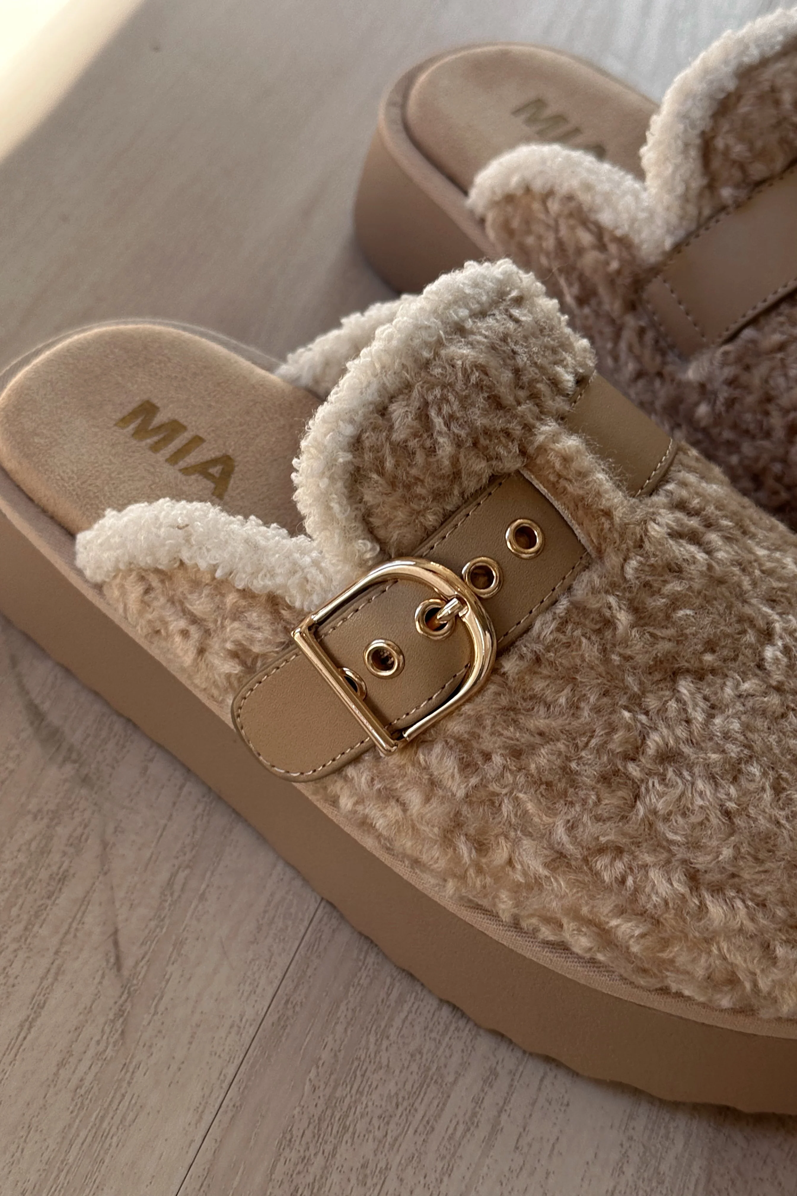 Mia Sugary Natural Shearling Platform Mule - Image 9