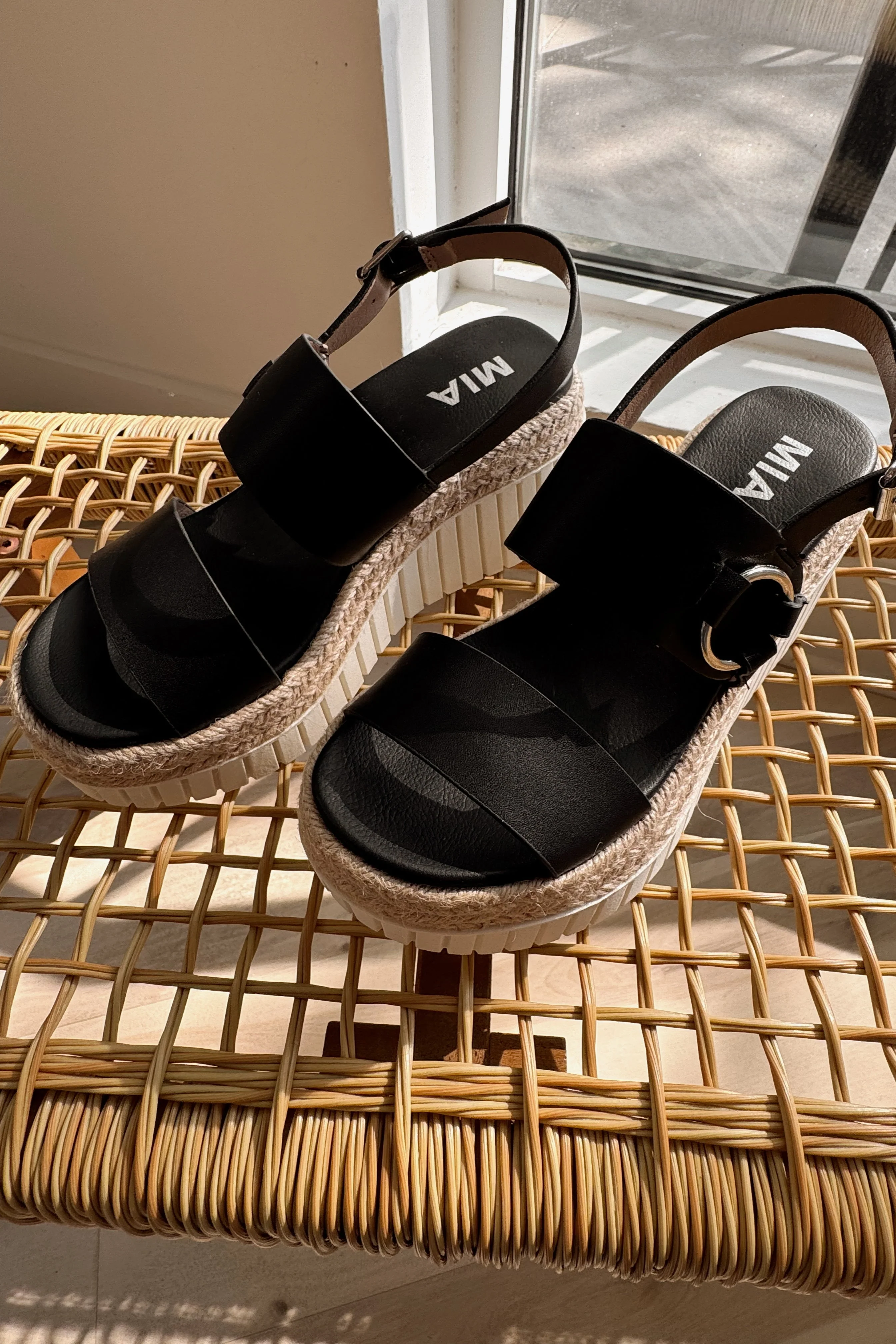 MIA Yuna Black & White Wedge Sandal - Image 9