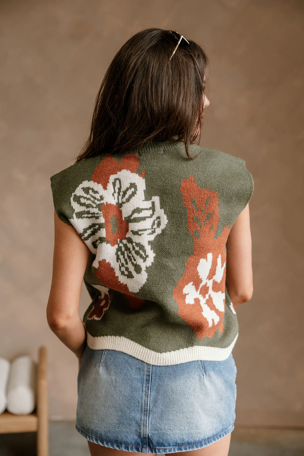 Michelle Olive Green Floral Sleeveless Sweater - Image 5