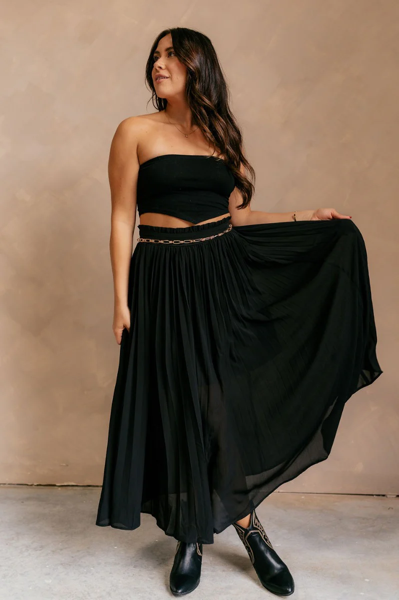 Mila Black Pleated Midi Skirt