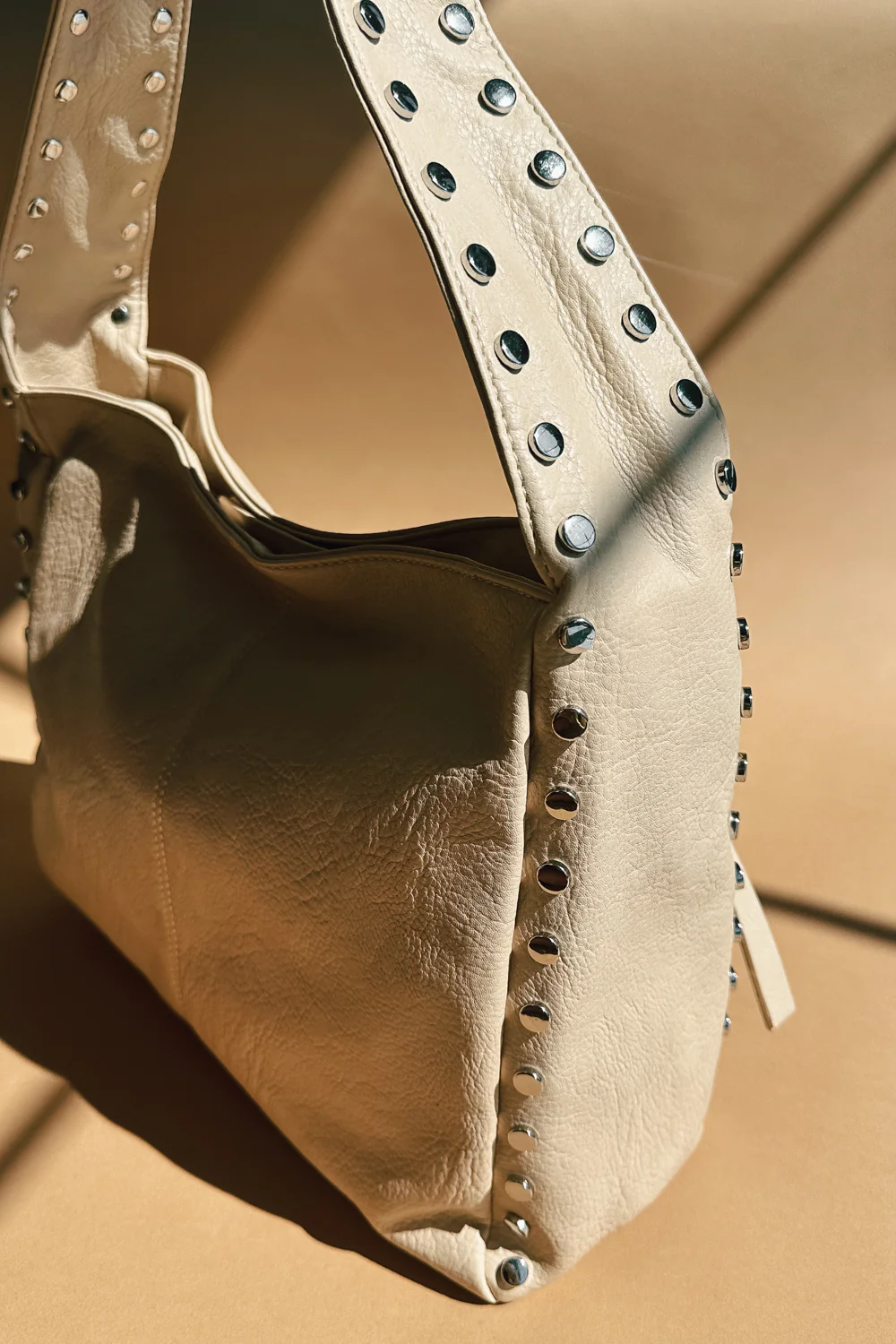 Misty Cream & Silver Embellished Shoulder Purse - Image 3