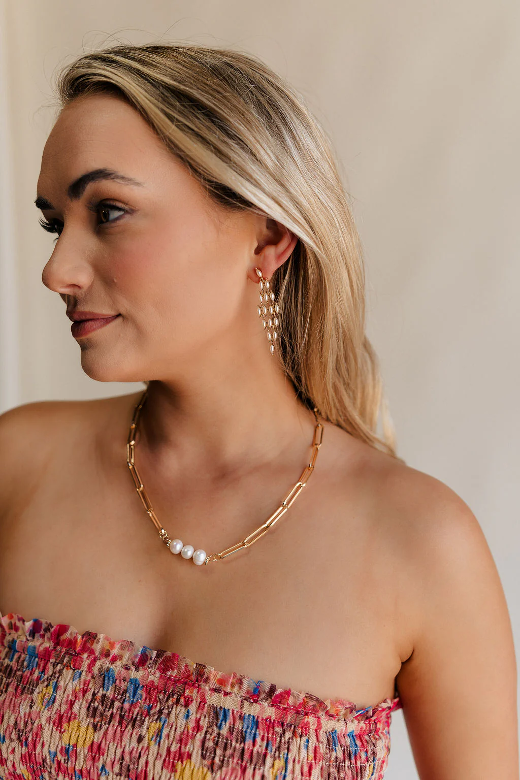 Gracie Pearl & Gold Dangle Earring - Image 2