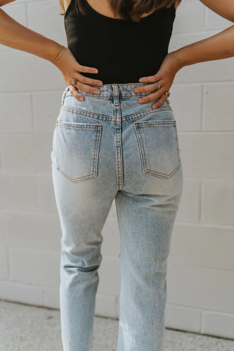Signature 8: Next Move Straight Leg Jeans - Image 8