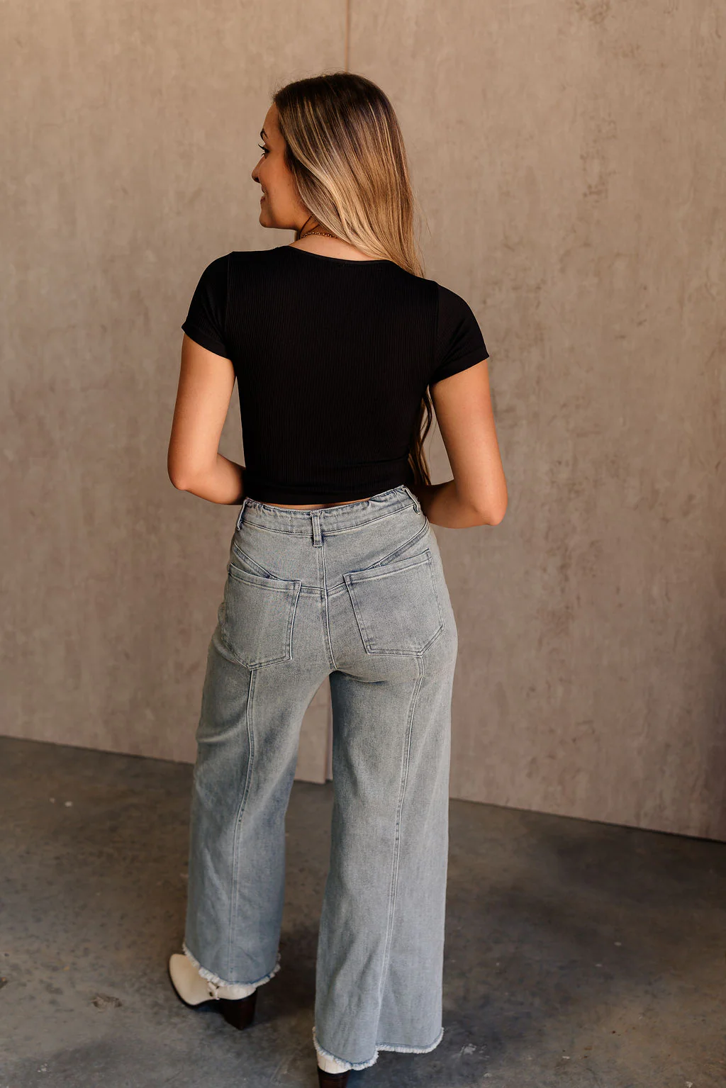 Lyla Ribbed Short Sleeve Top - Image 11