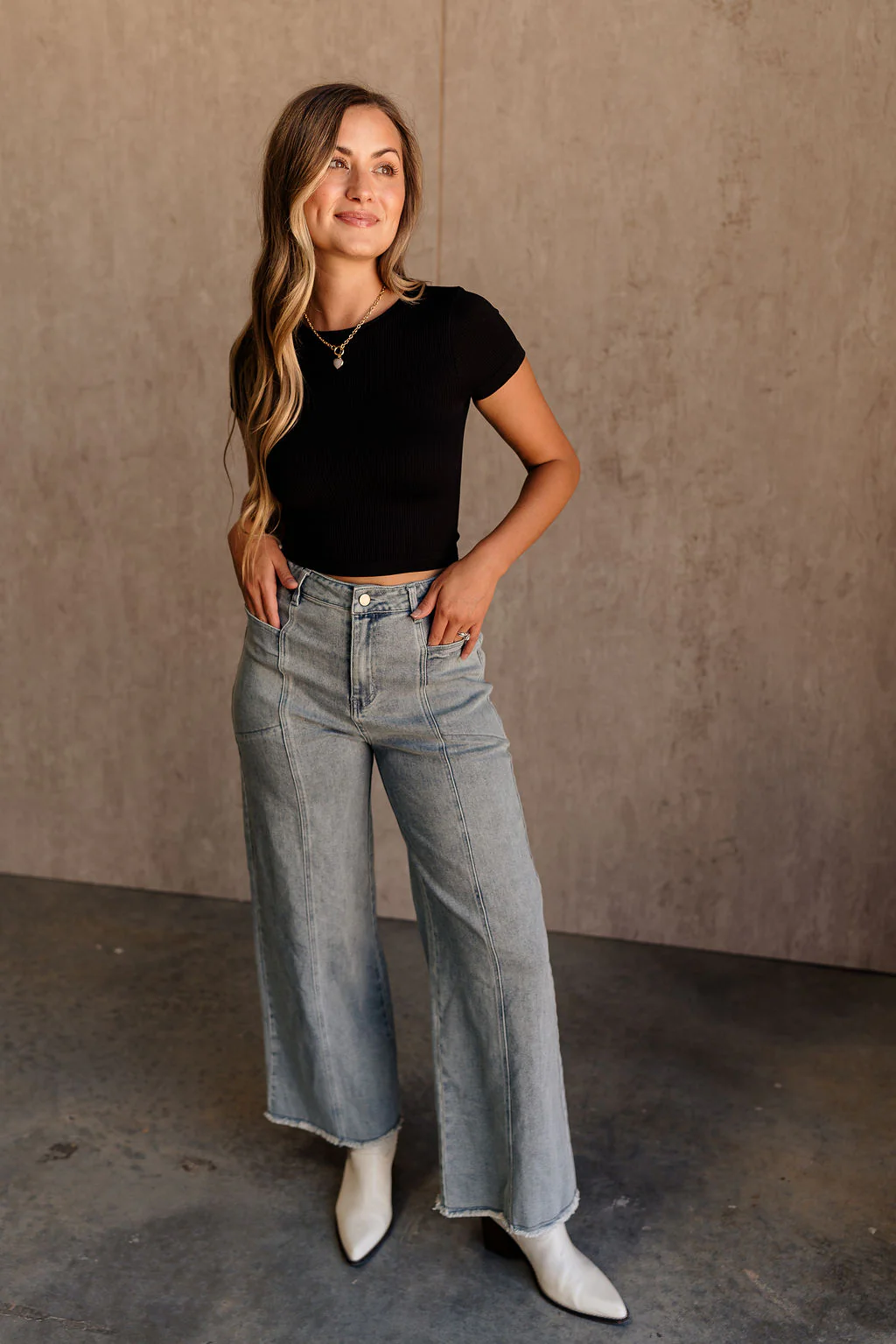 Lyla Ribbed Short Sleeve Top - Image 7