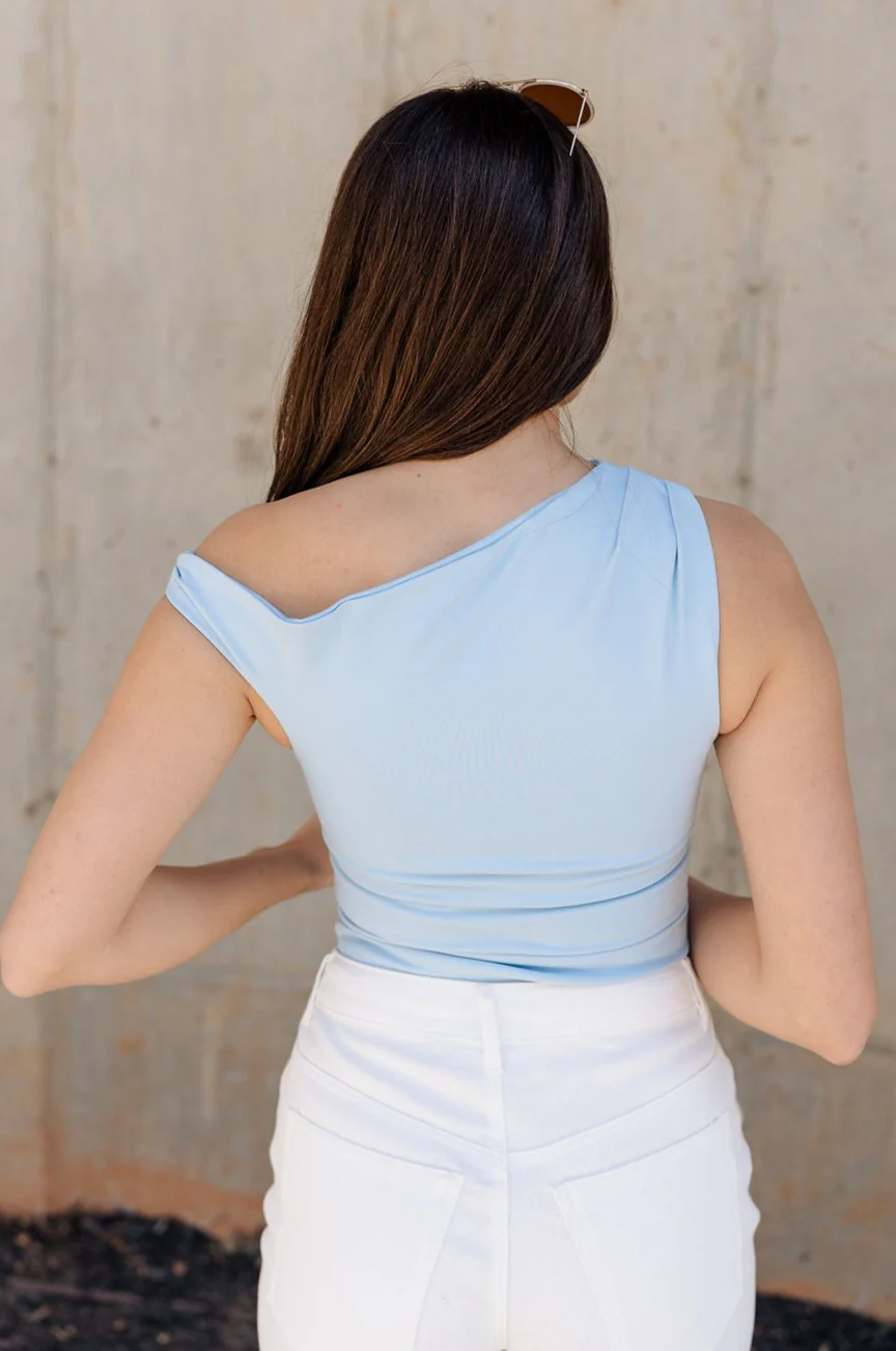 Oakley Sleeveless Top - Image 11