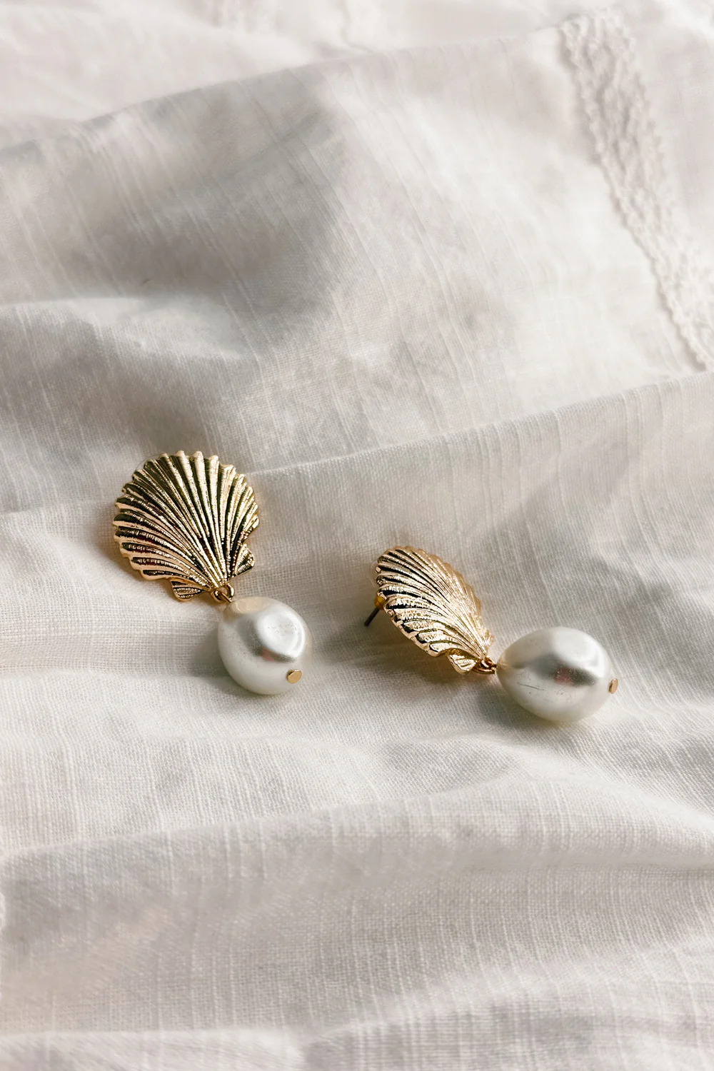 Olivia Pearl & Gold Seashell Dangle Earring