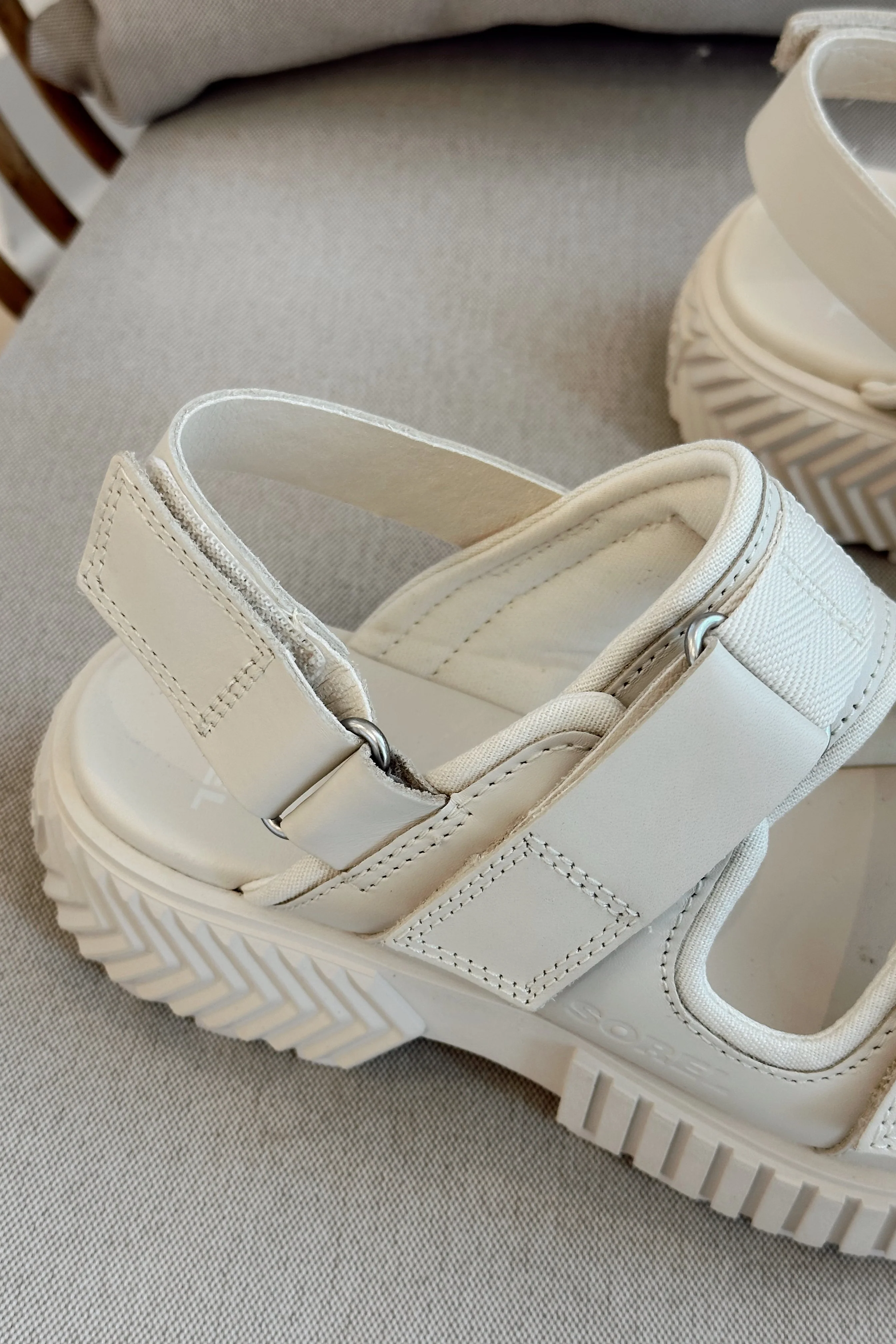 Sorel Ona Ave Multi Strap Chalk Mid Sandal - Image 5