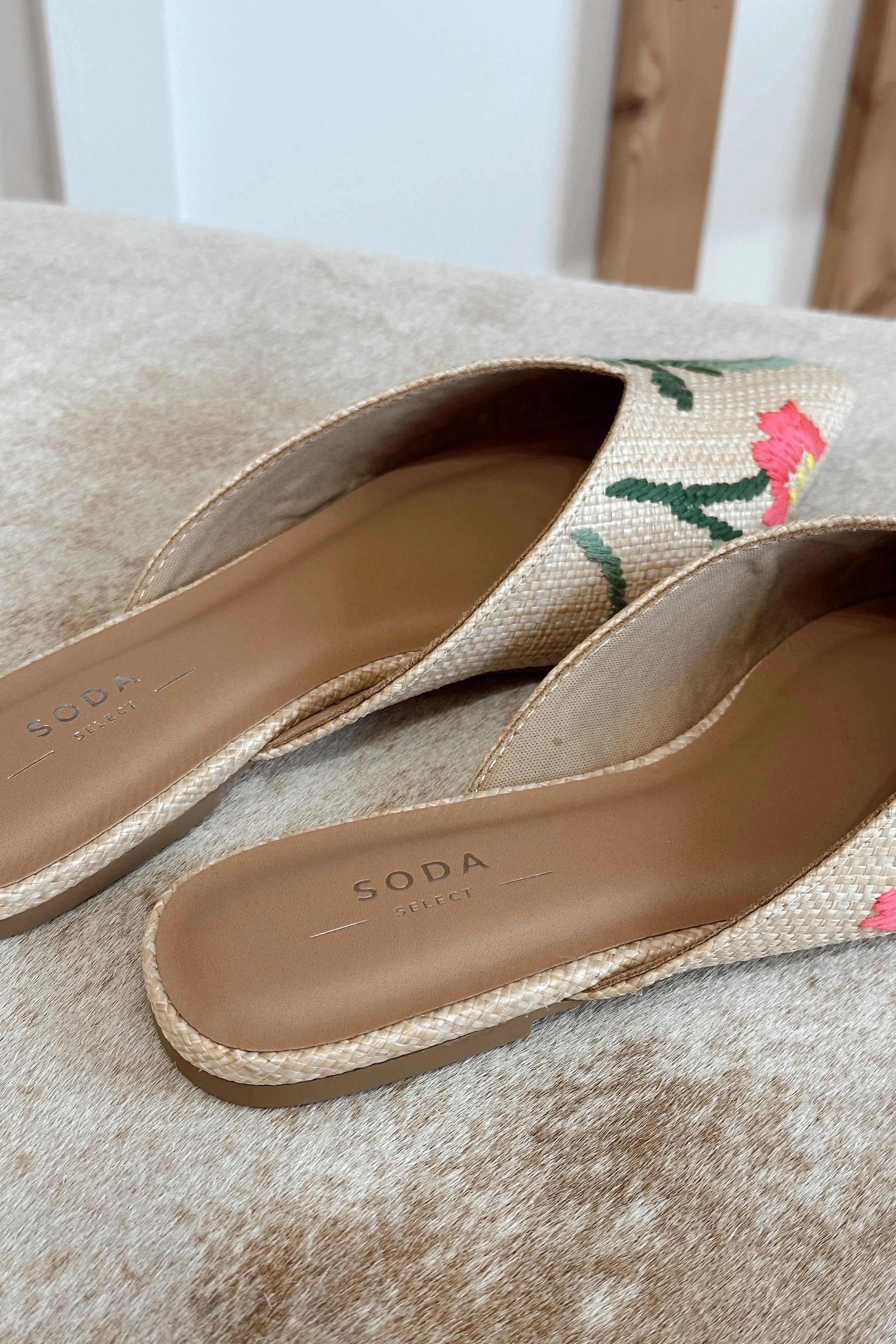 Poise Natural Multi Floral Pointed Toe Mule - Image 2