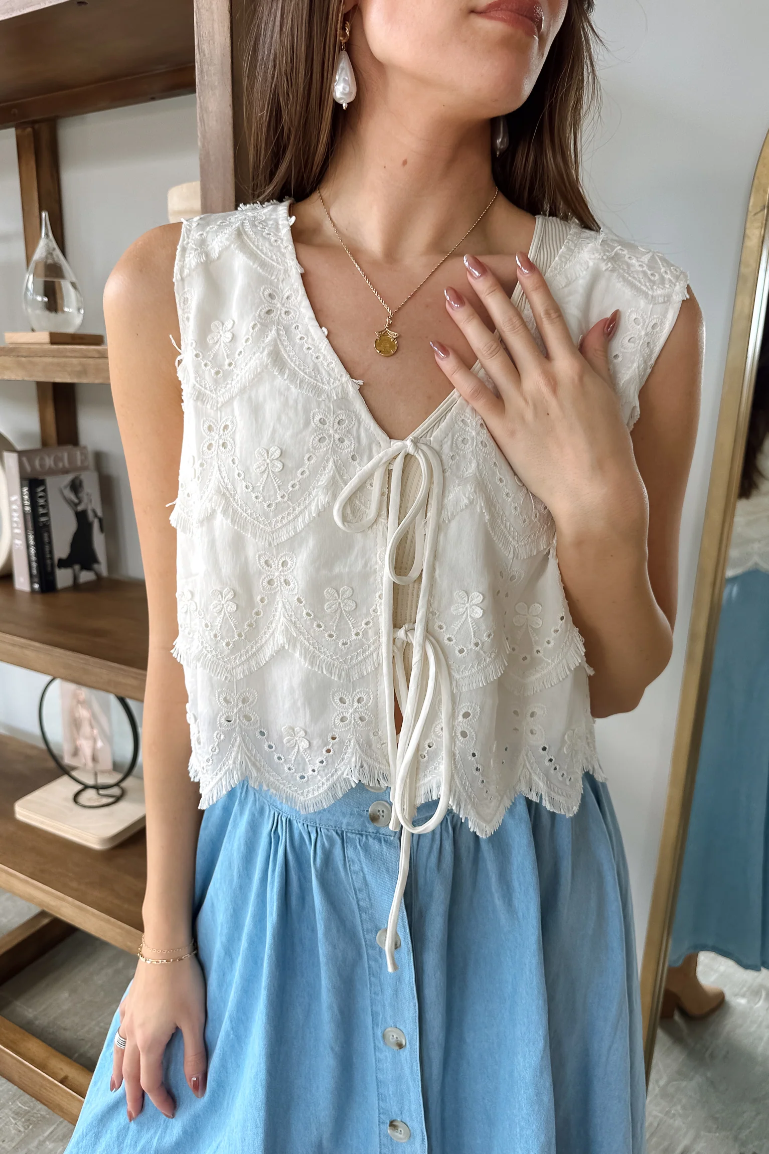 Presley Off White Eyelet Scallop Tie Tank - Image 3
