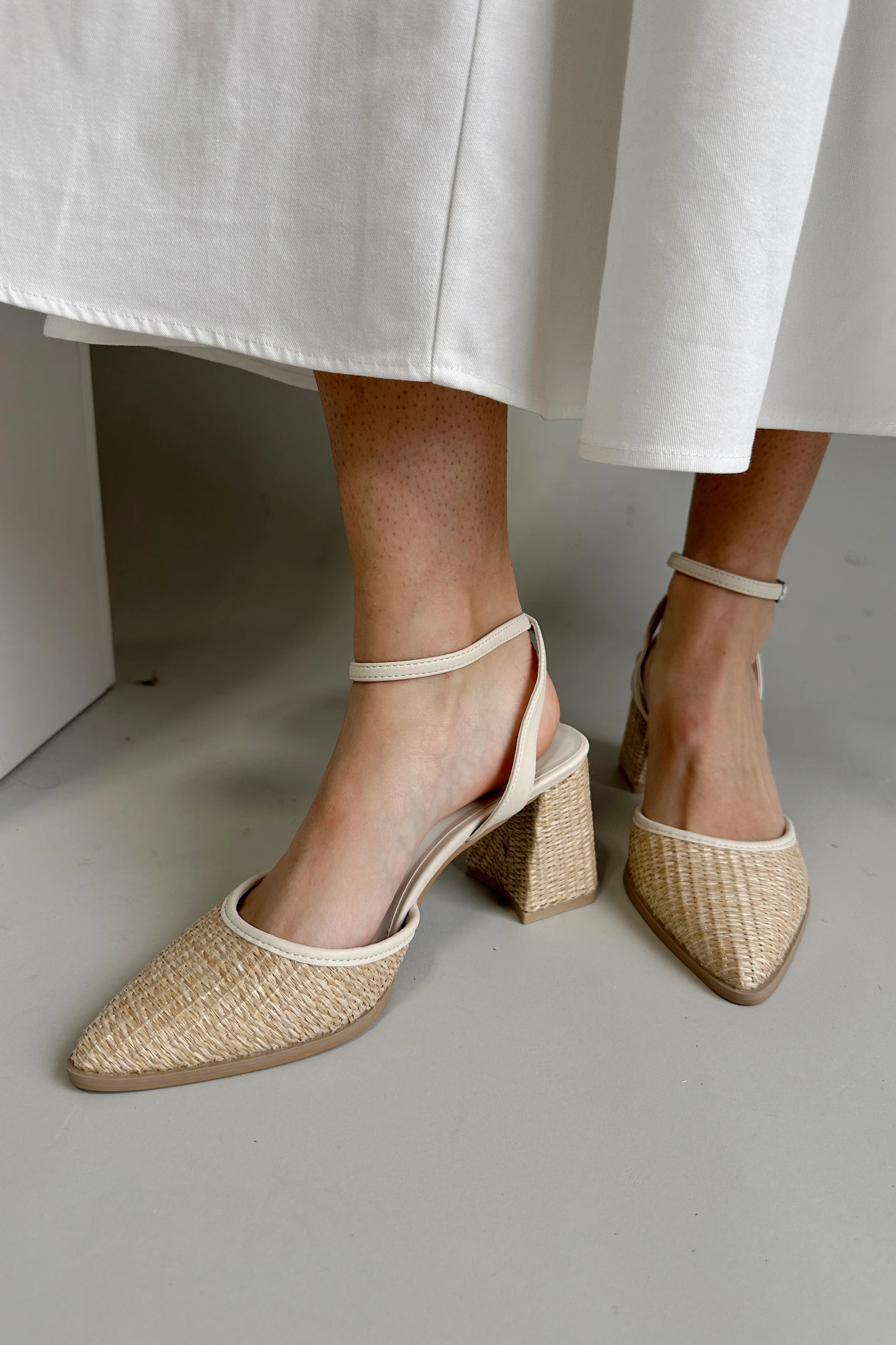 Princess Natural Pointed Toe Heel - Image 13