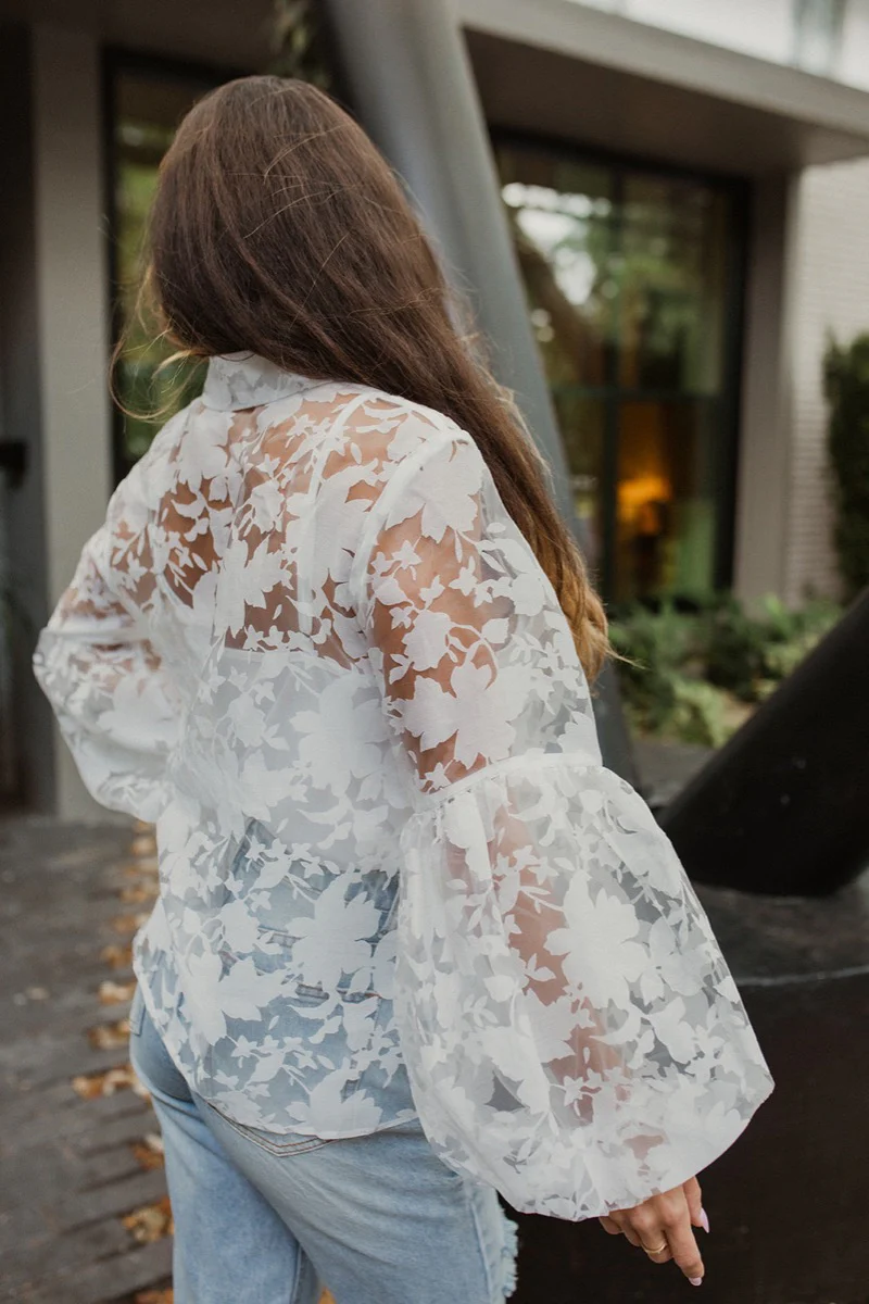 Queen Anne's Lace Top In White - Image 5