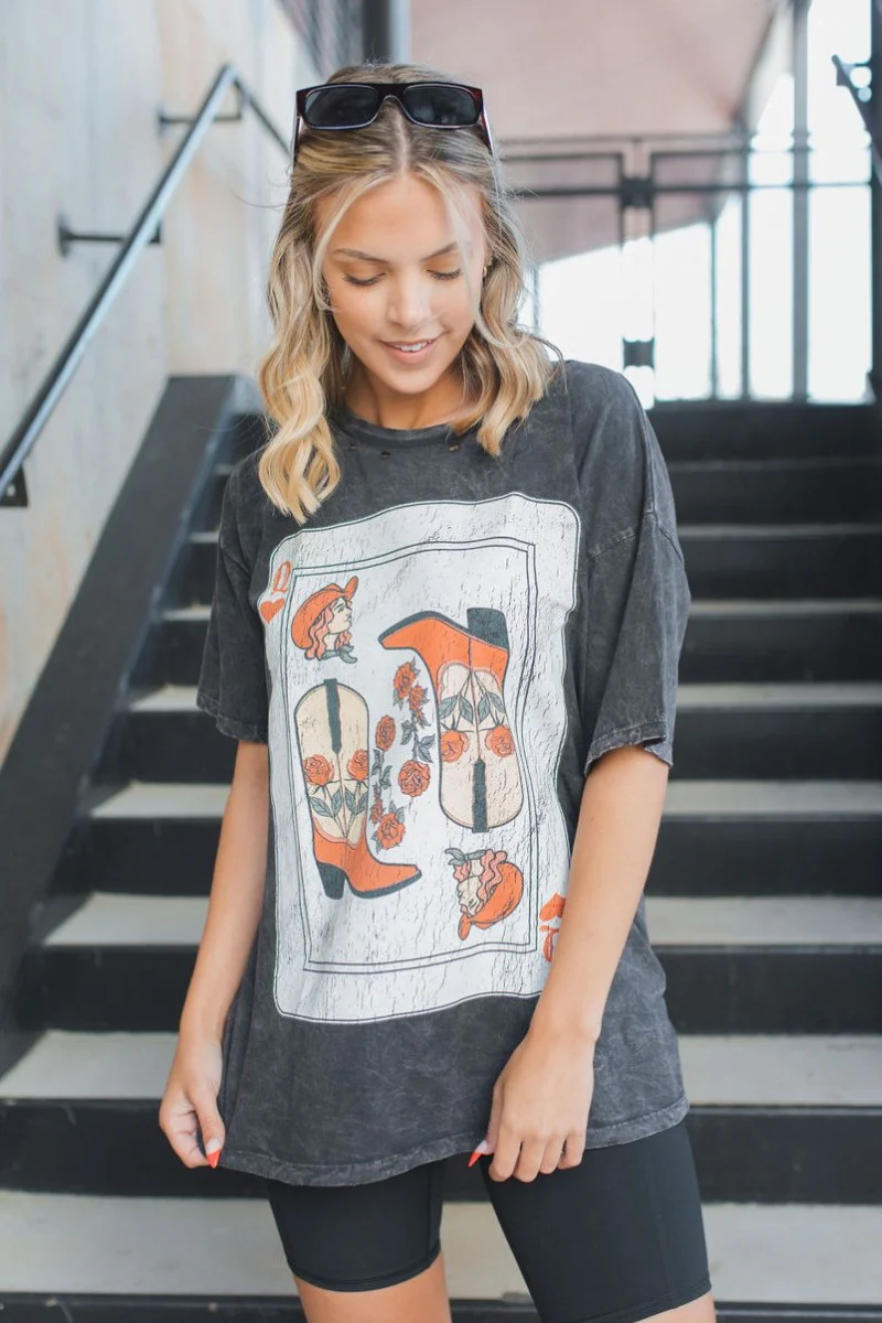 Queen Of Hearts Graphic Tee