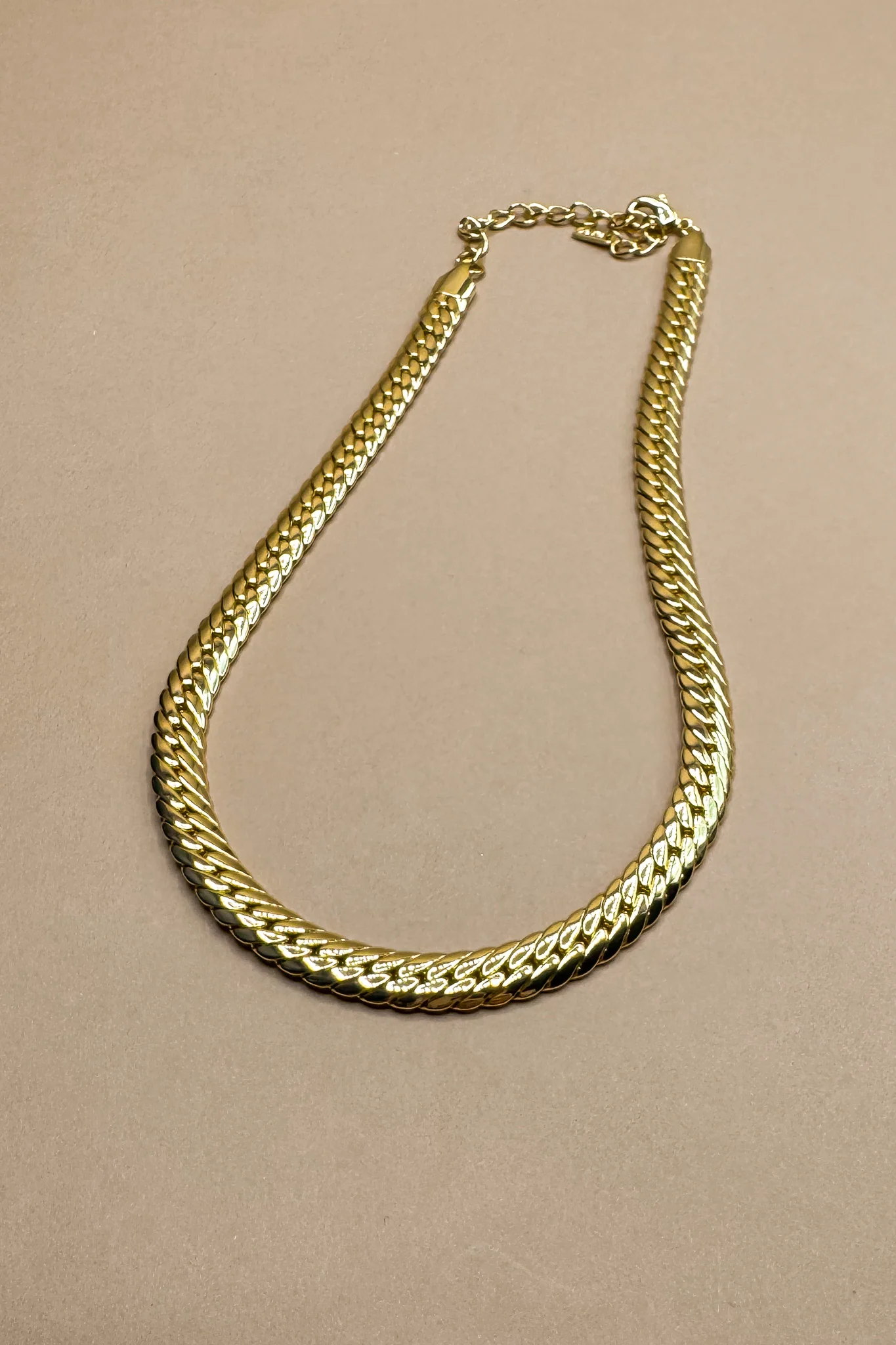 Quinn Gold Cobra Chain Necklace - Image 2