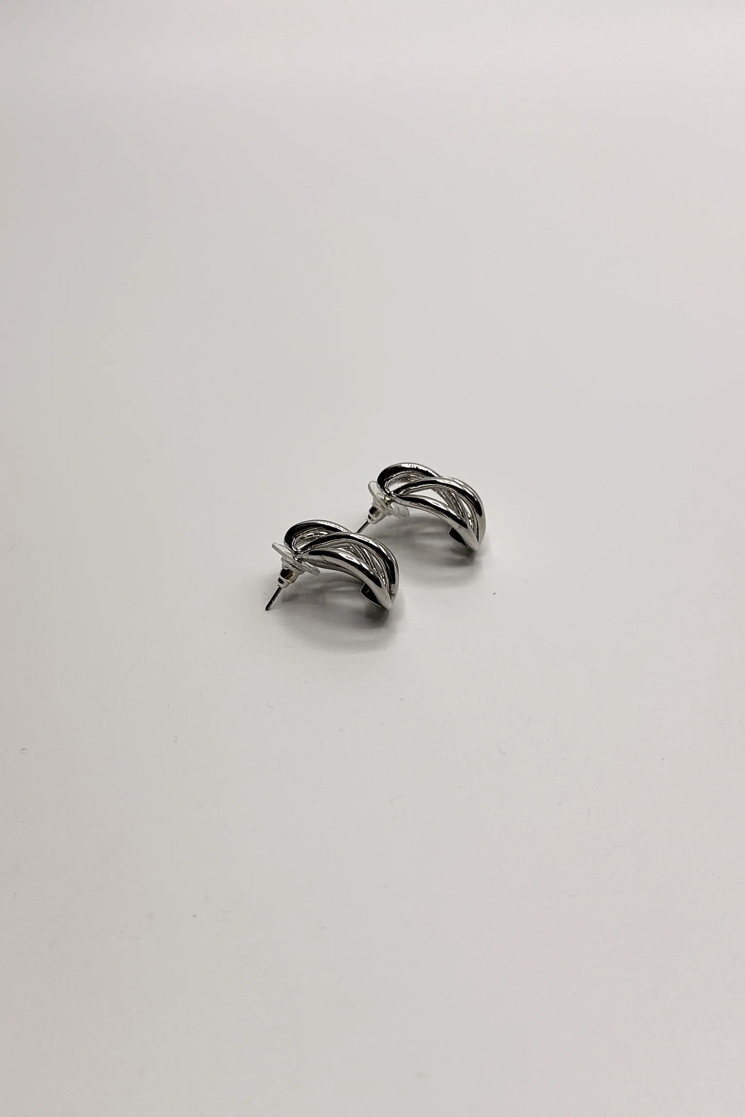 Raven Silver Layer Scoop Stud Earring