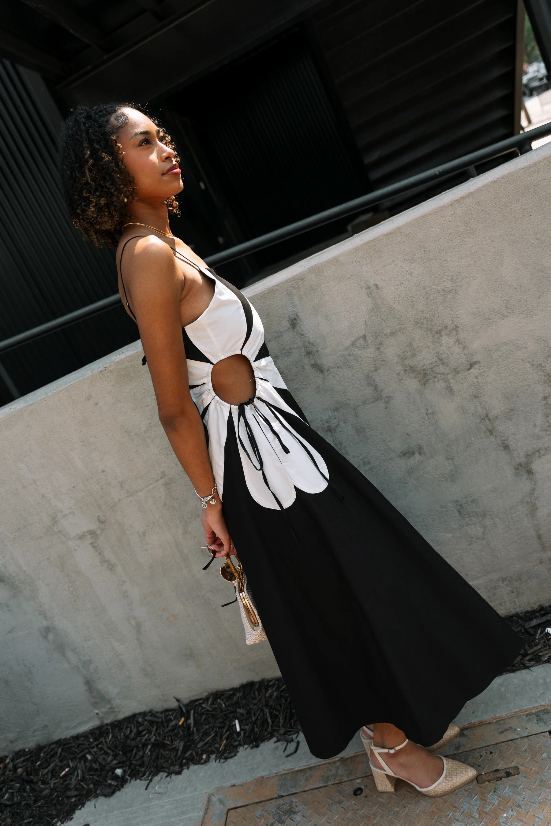 Raya Black & White Floral Key Hole Midi Dress - Image 9