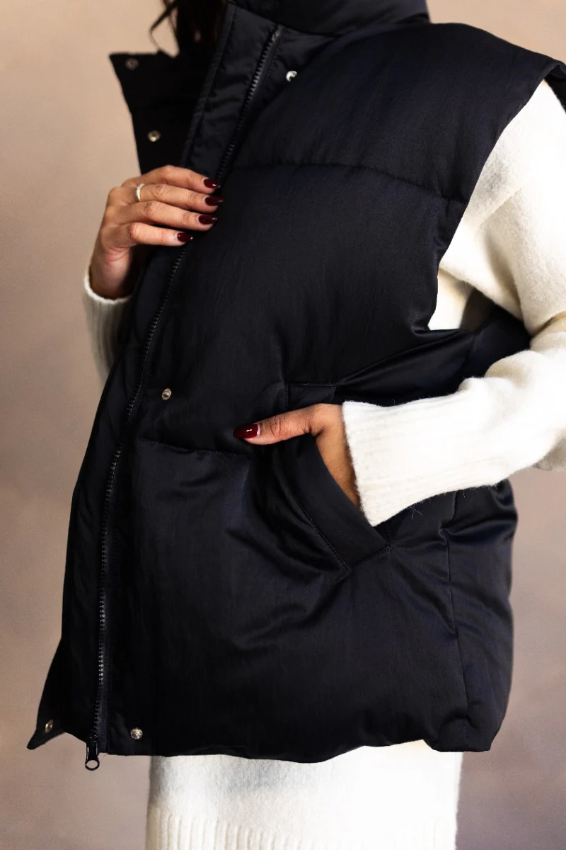 Reagan Black Oversized Puffer Vest - Image 4