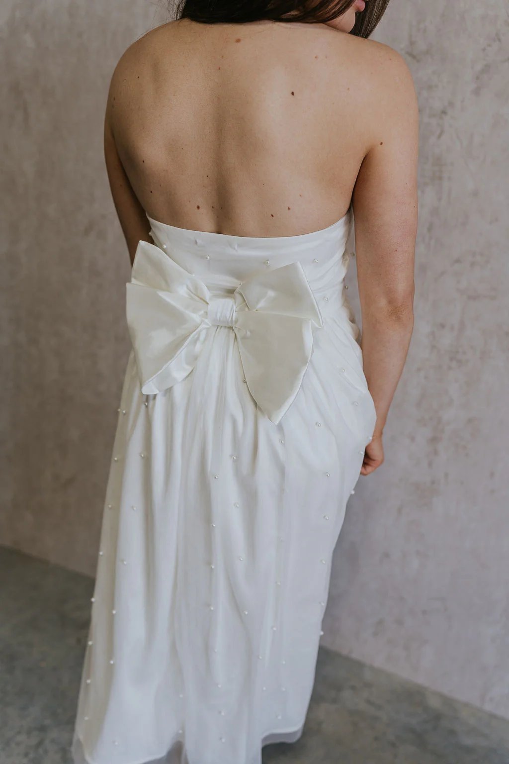 Rebecca Off White Pearl Bow Midi Dress - Image 10