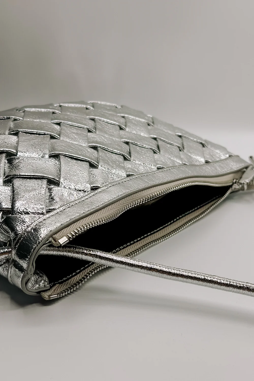 Regina Silver Woven Purse - Image 6
