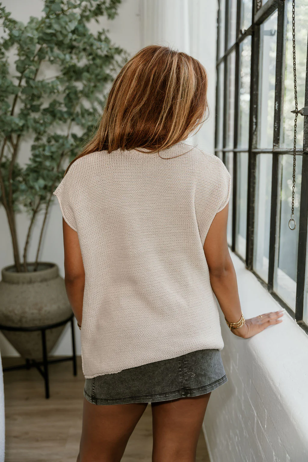 Rima Cream Sleeveless Sweater - Image 6