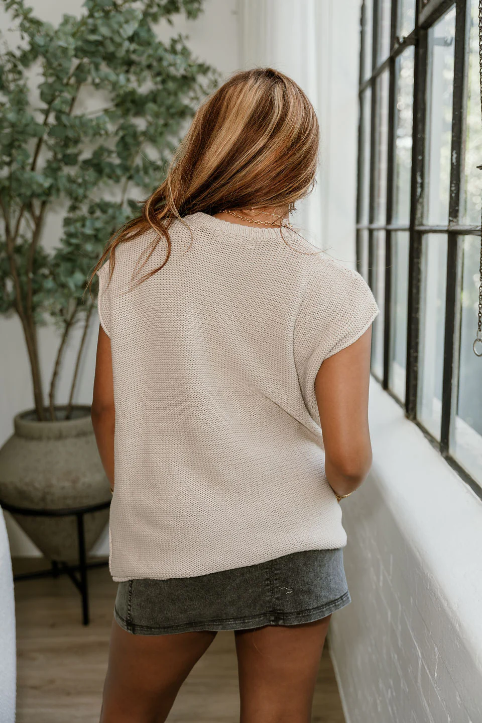 Rima Cream Sleeveless Sweater - Image 7