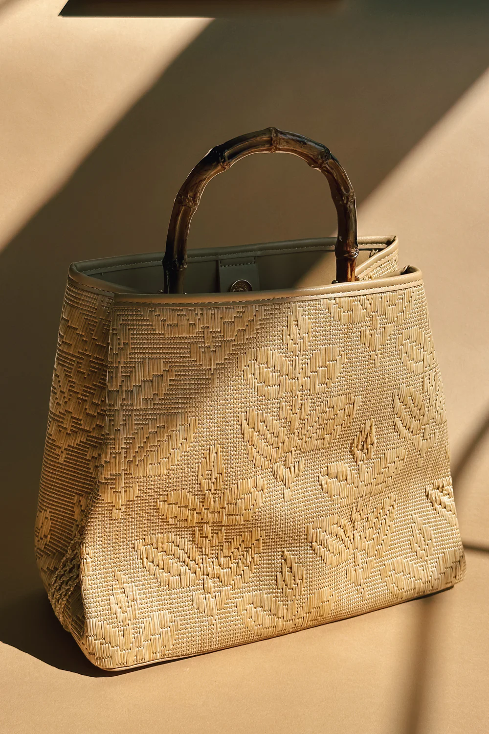 Riviera Natural Floral & Bamboo Handle Purse - Image 10