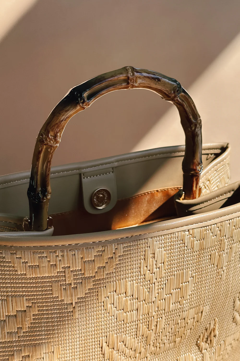 Riviera Natural Floral & Bamboo Handle Purse - Image 12