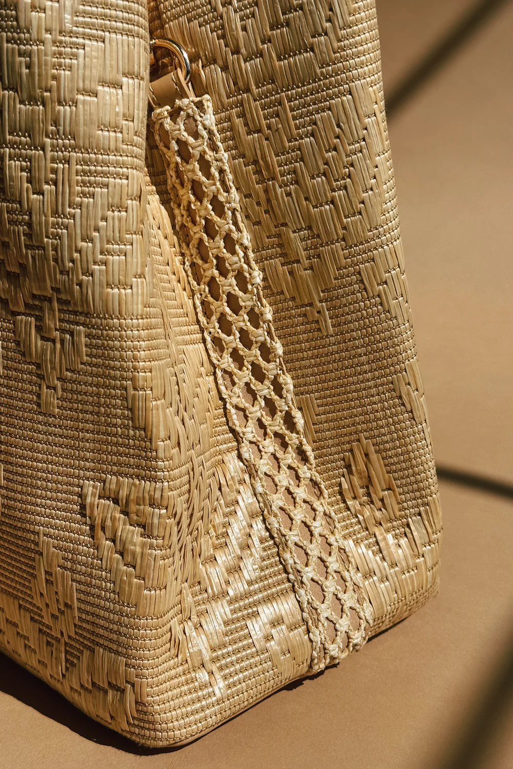 Riviera Natural Floral & Bamboo Handle Purse - Image 6
