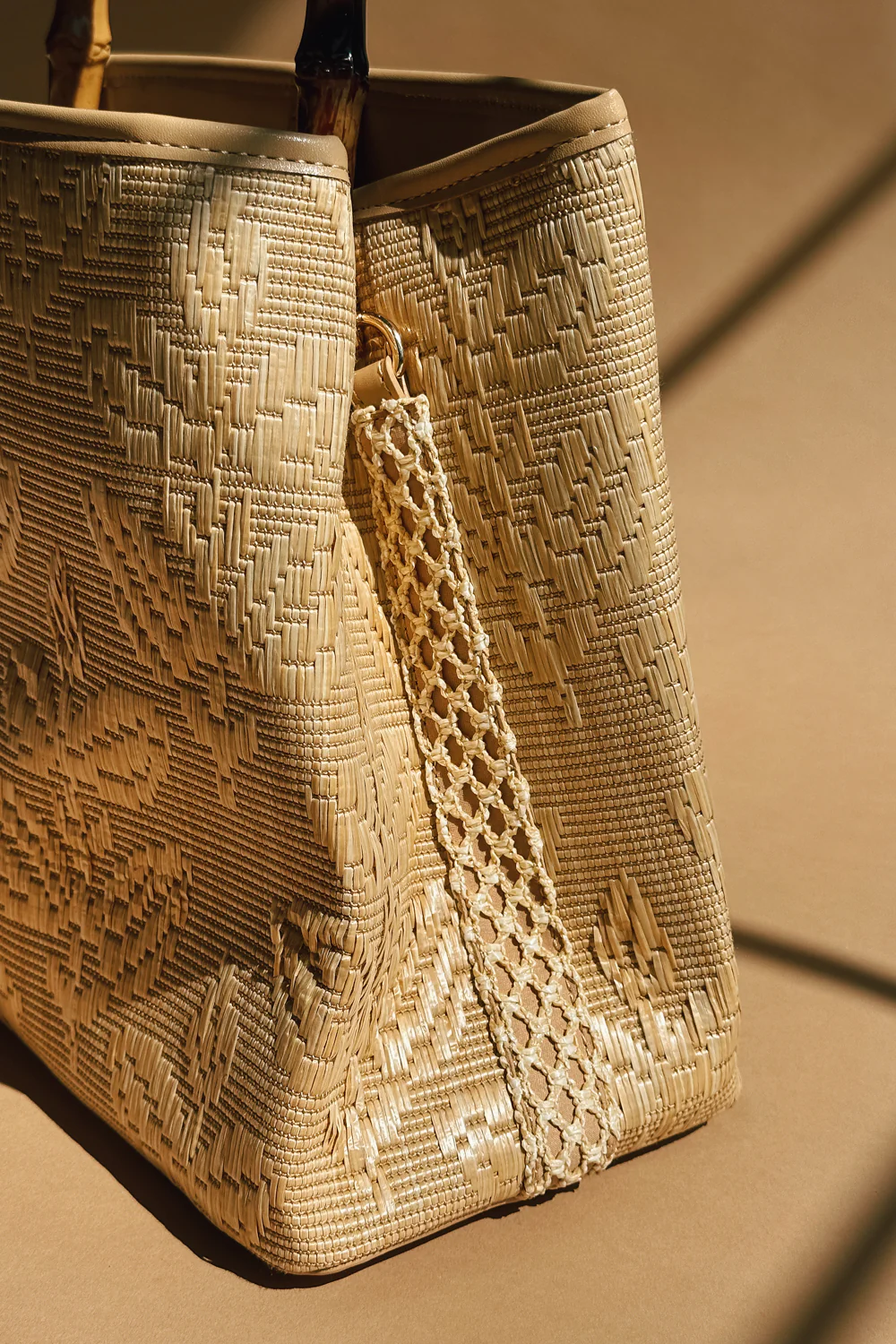 Riviera Natural Floral & Bamboo Handle Purse - Image 8