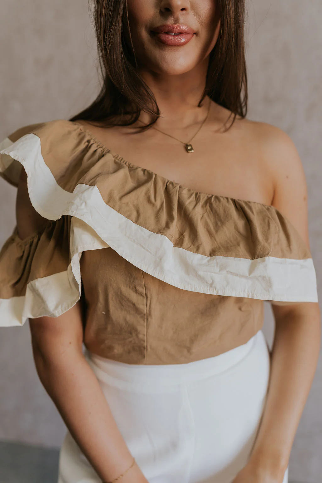 Rosalie Khaki & Cream Ruffle One-Shoulder Top - Image 3