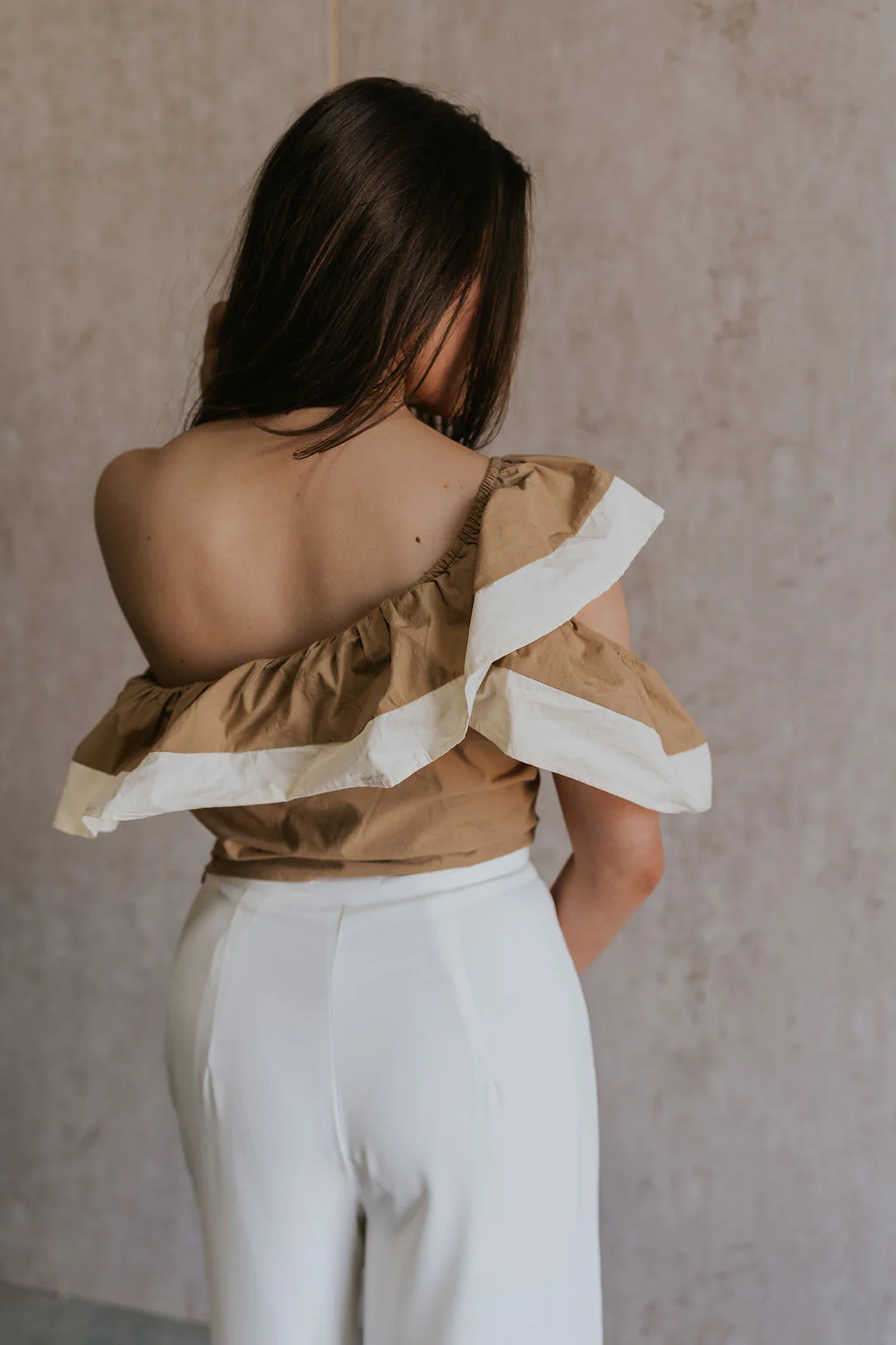 Rosalie Khaki & Cream Ruffle One-Shoulder Top - Image 7