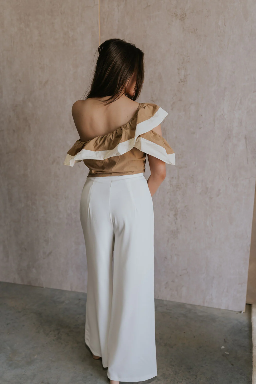 Rosalie Khaki & Cream Ruffle One-Shoulder Top - Image 8