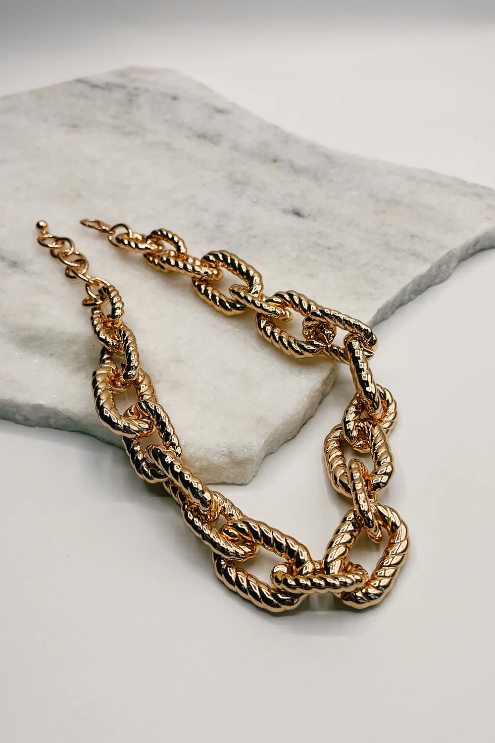 Sabrina Gold Ribbed Chain Link Necklace - Image 2