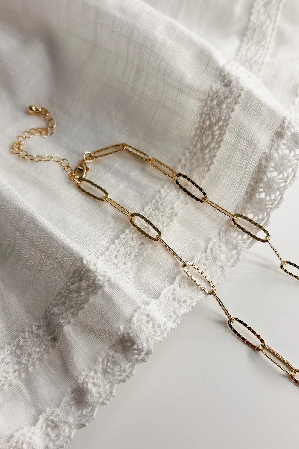 Sadie Gold Textured Chain Link Necklace - Image 4