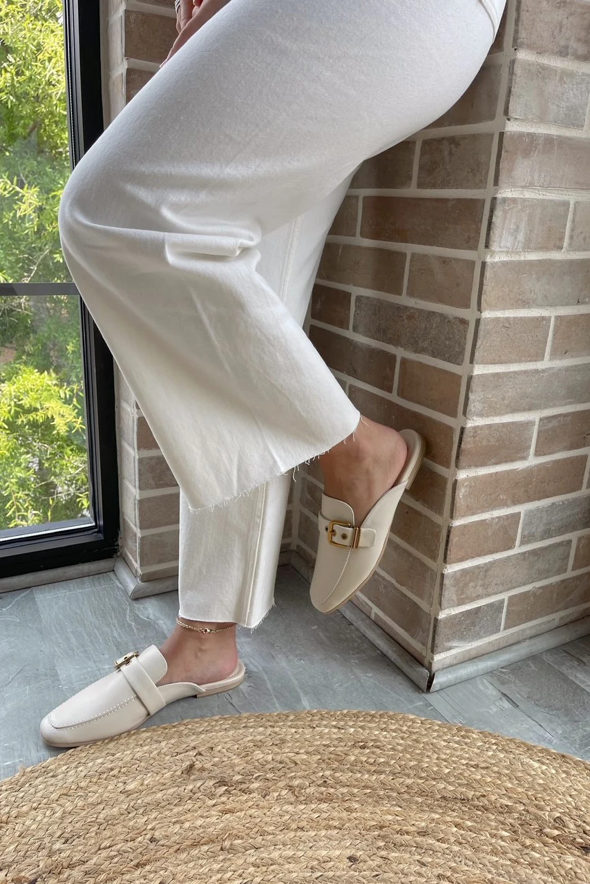 Dolce Vita Santel Flat in Ivory Leather