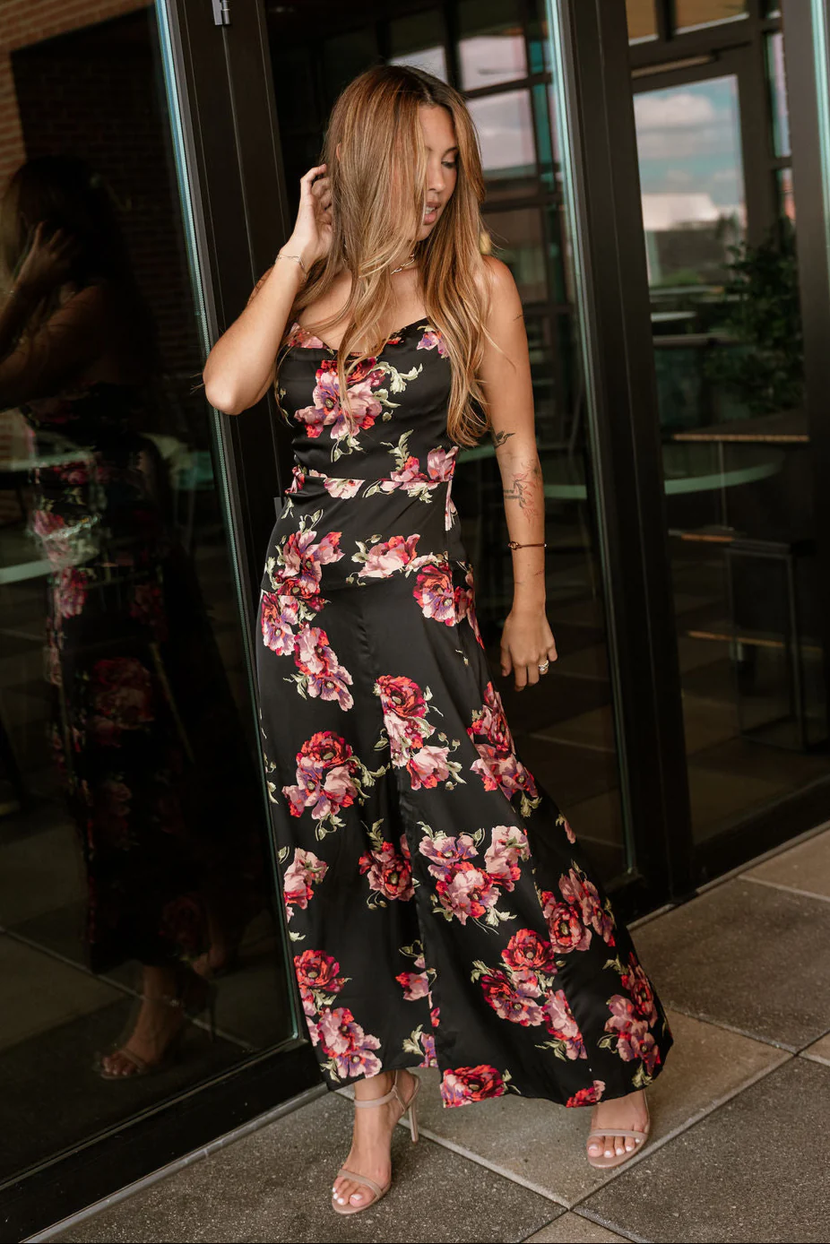 Scarlet Black Multi Floral Satin Midi Dress - Image 5