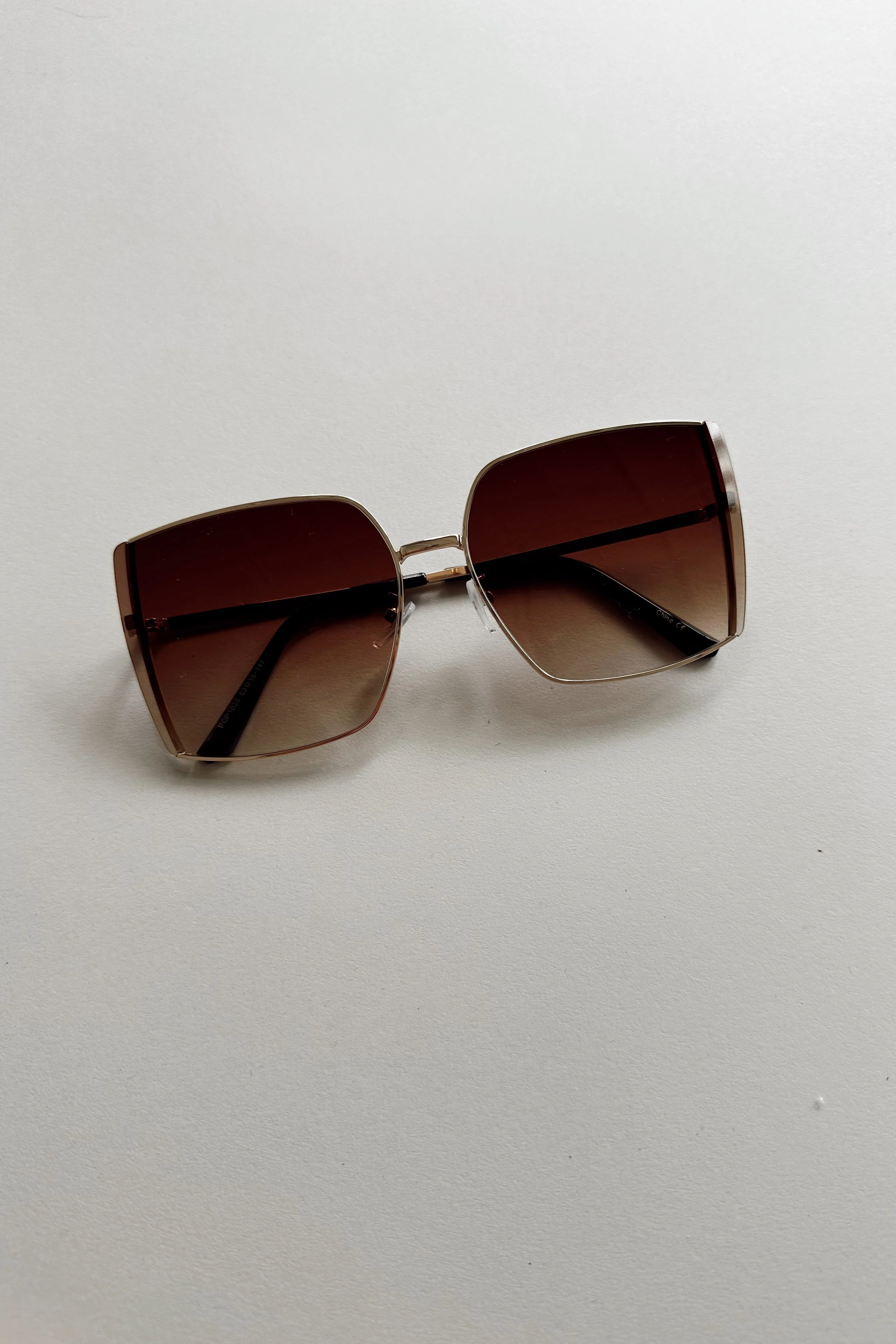 Serena Sunglasses in Gold & brown - Image 2