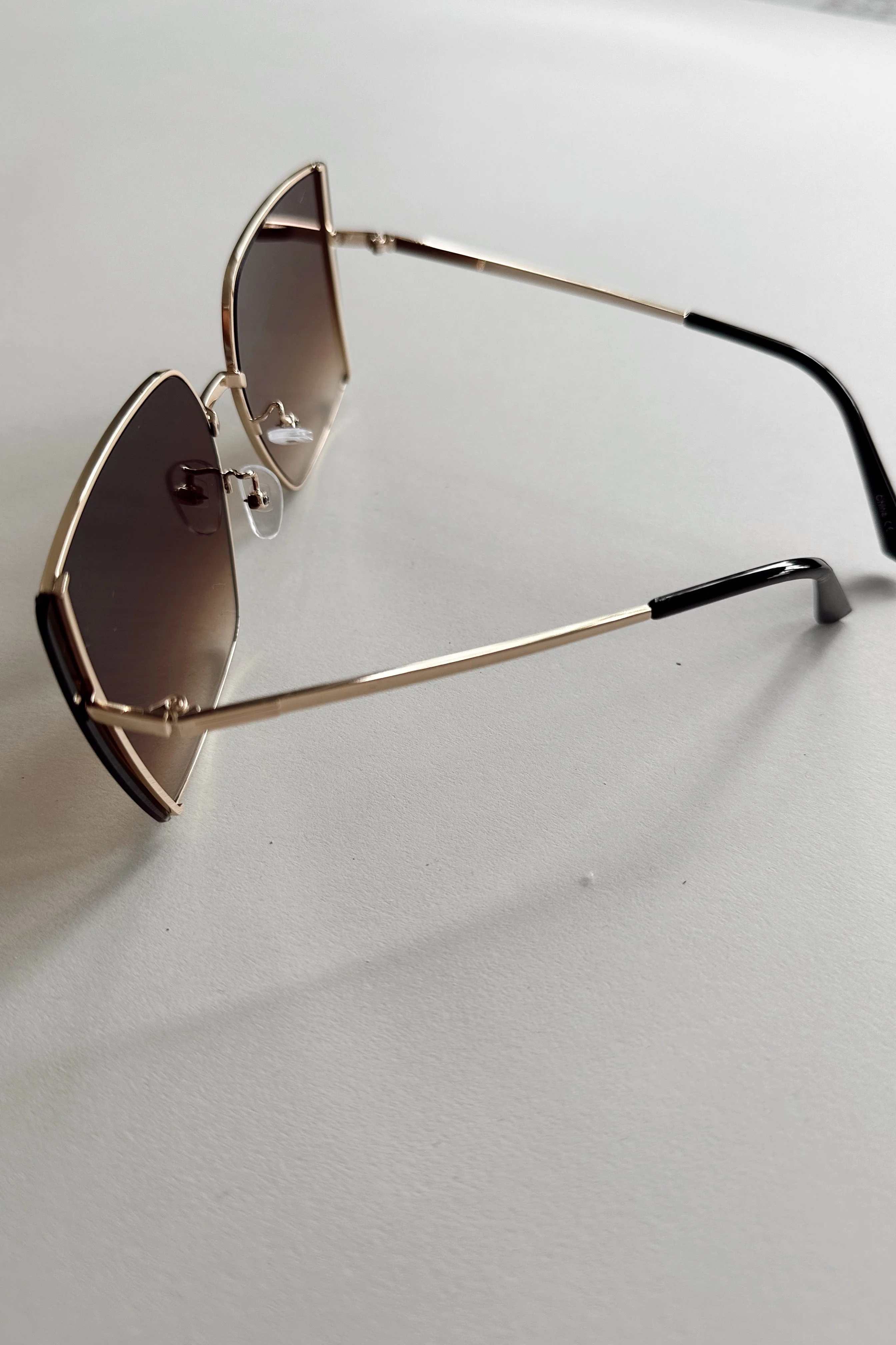 Serena Sunglasses in Gold & brown - Image 3