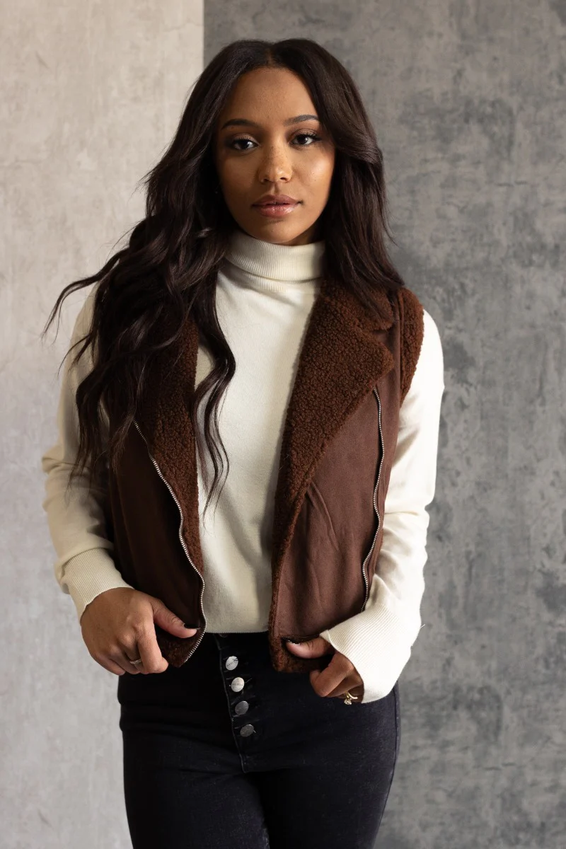 Sienna Brown Sherpa Cropped Zip-Up Vest - Image 2