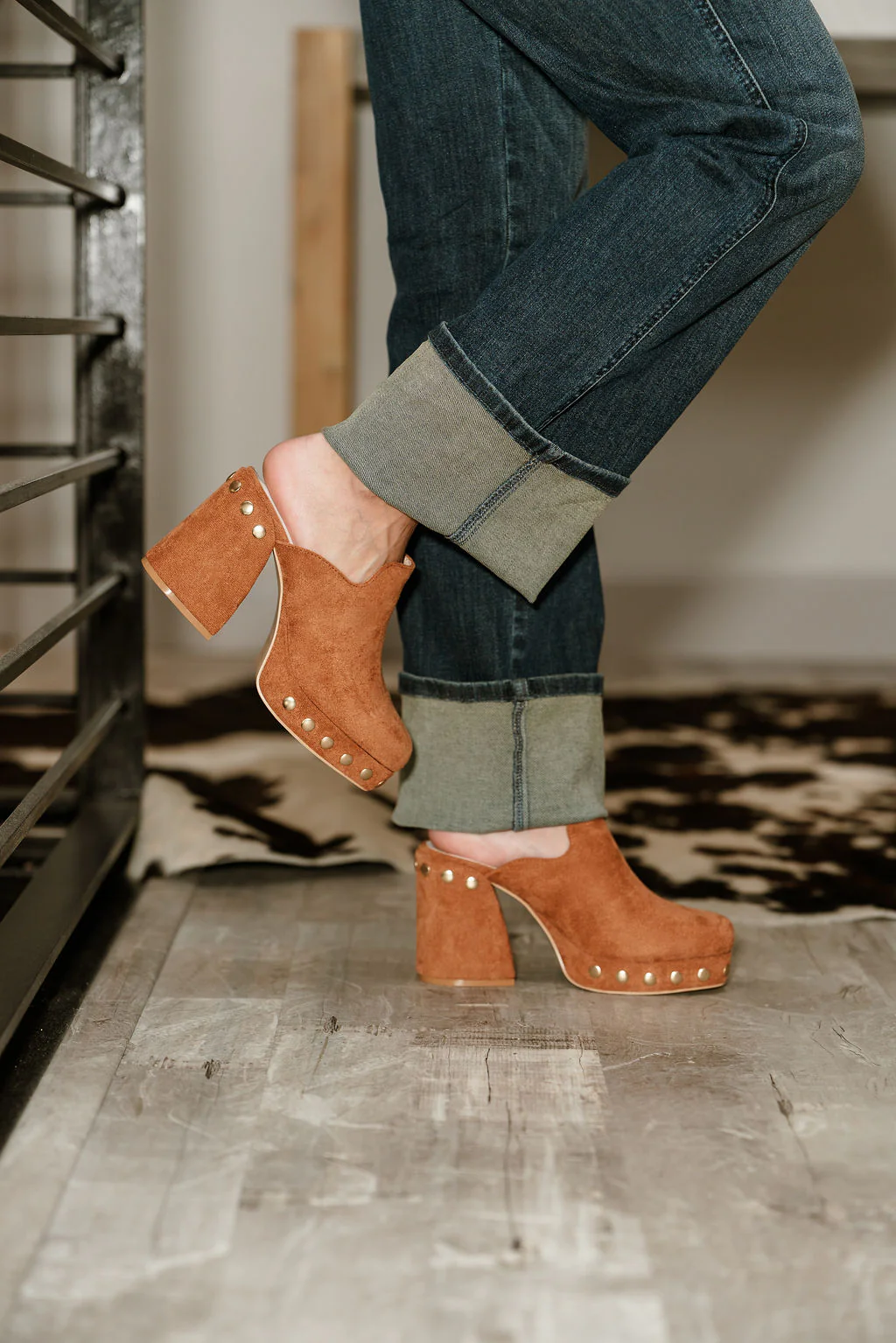 Sierra Caramel Suede Platform Clog - Image 3