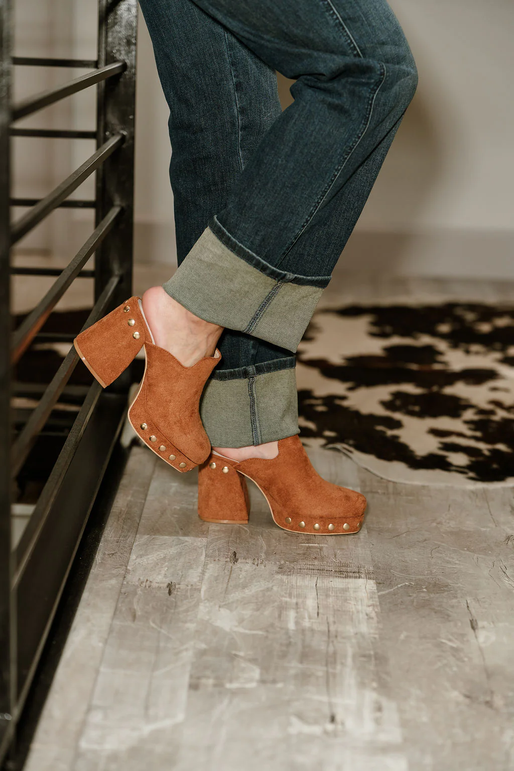 Sierra Caramel Suede Platform Clog - Image 4