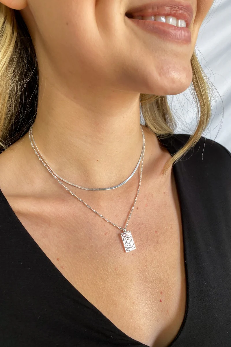 Simple Reminder Necklace in Silver
