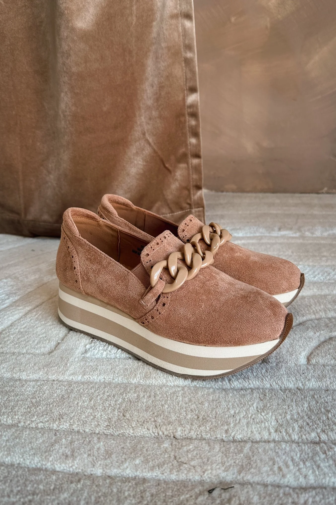 So What Camel Platform Sneaker - Image 4