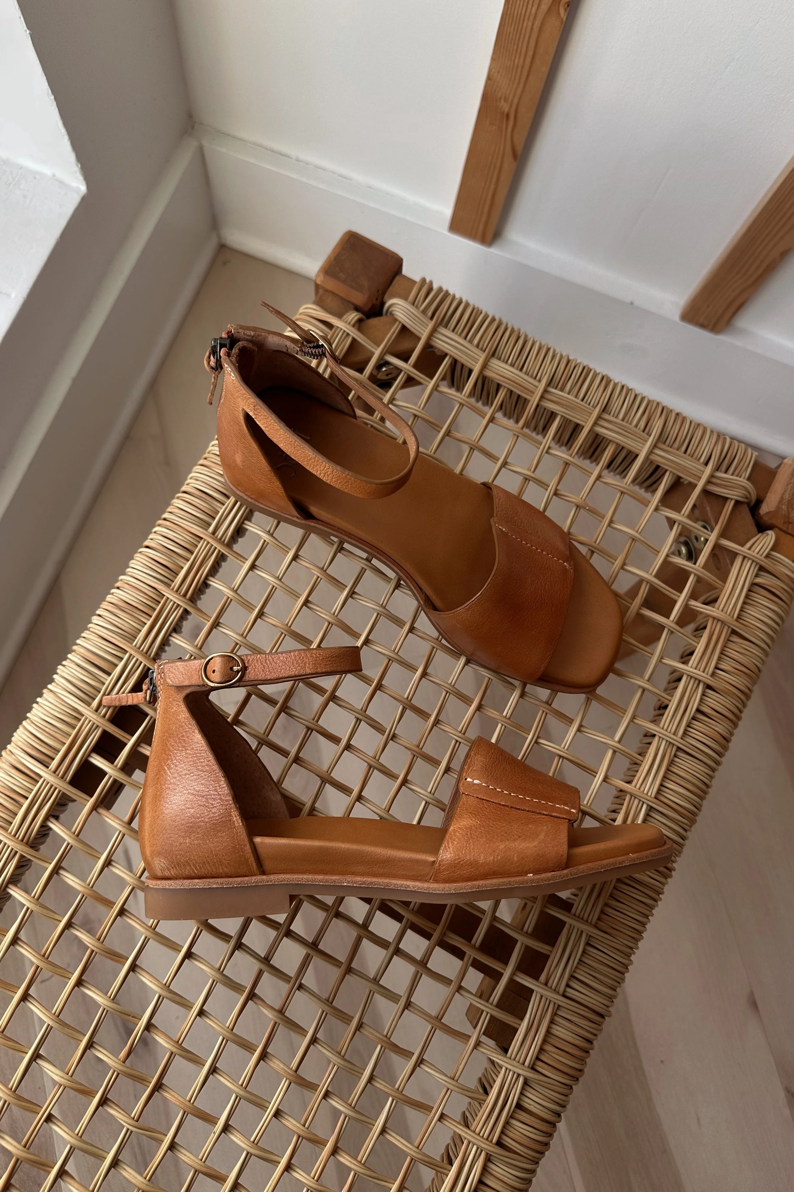 Sofft Reyna Cognac Flat Sandals