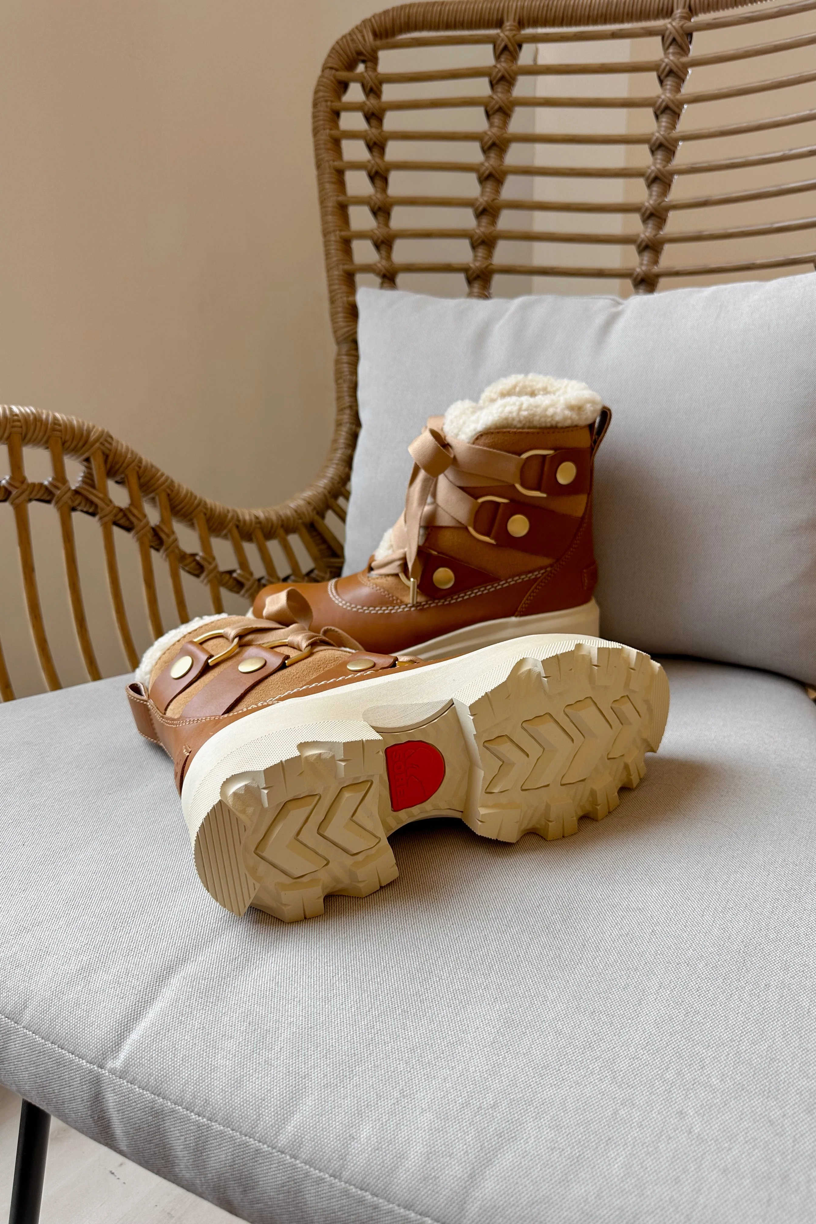 Sorel Joan Frwd Cozy Tawny Buff & Honey White Waterproof Boot - Image 4