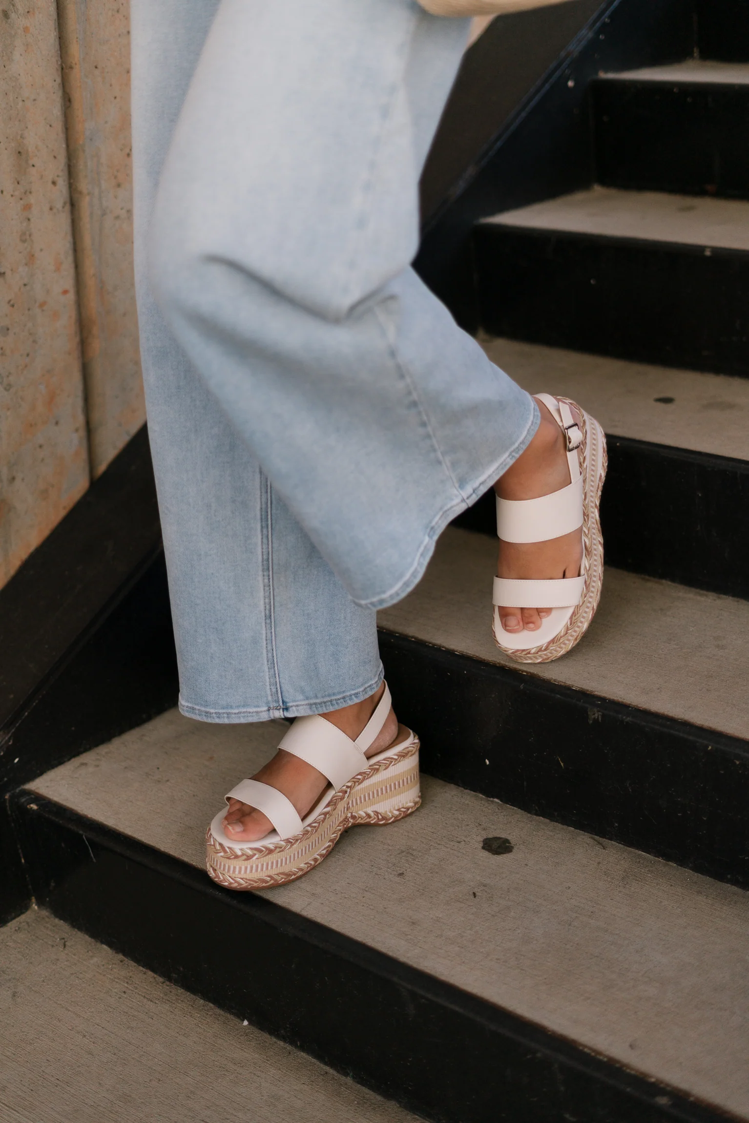 DV by Dolce Vita Surrey Platform Sandal in Ivory - Image 4