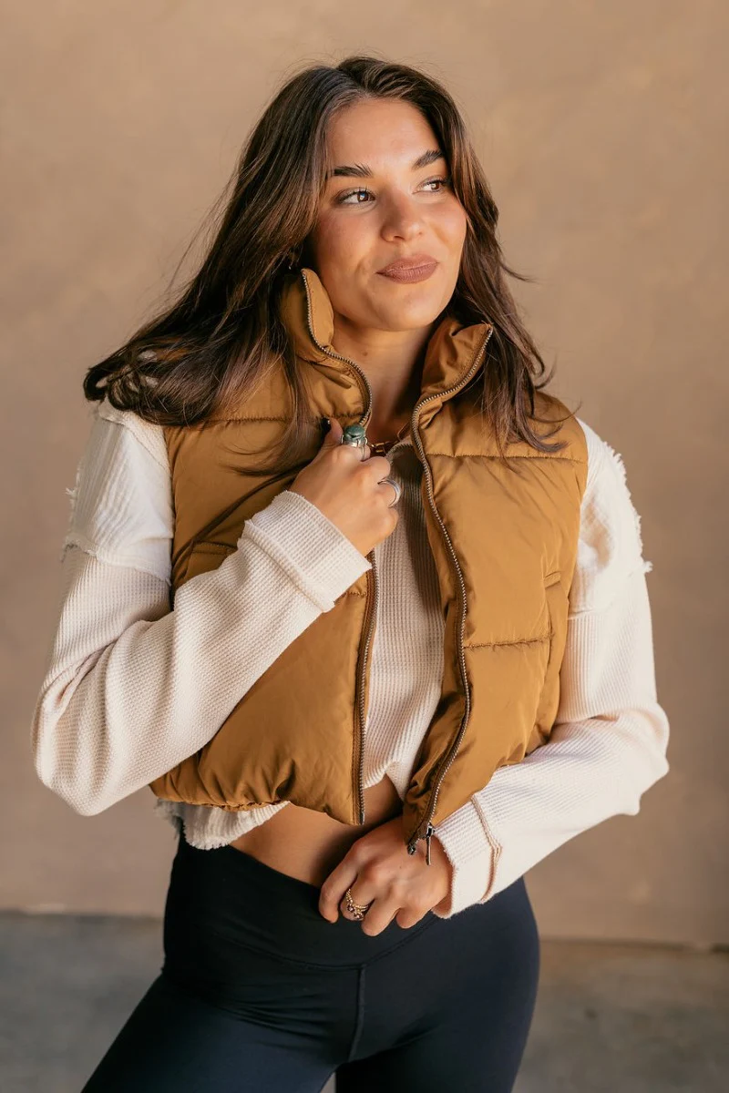 Sutton Brown Cropped Puffer Vest - Image 2